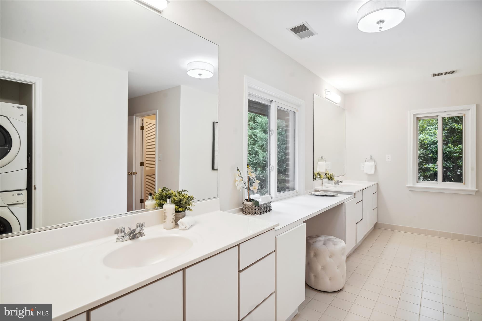 OAKWOOD KNOLLS - Residential