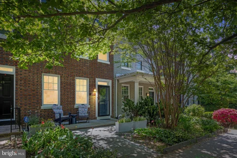 MLS: DCDC2272588
