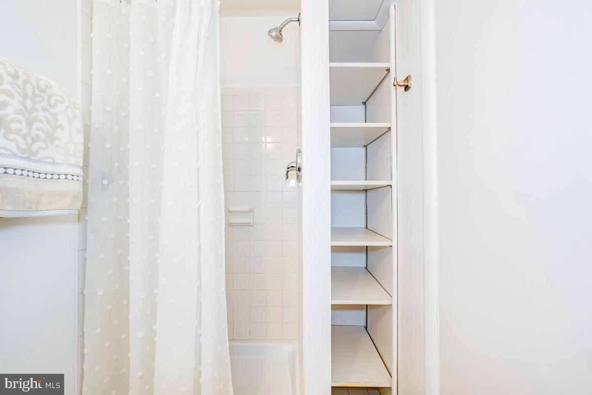 FOXHALL - Residential