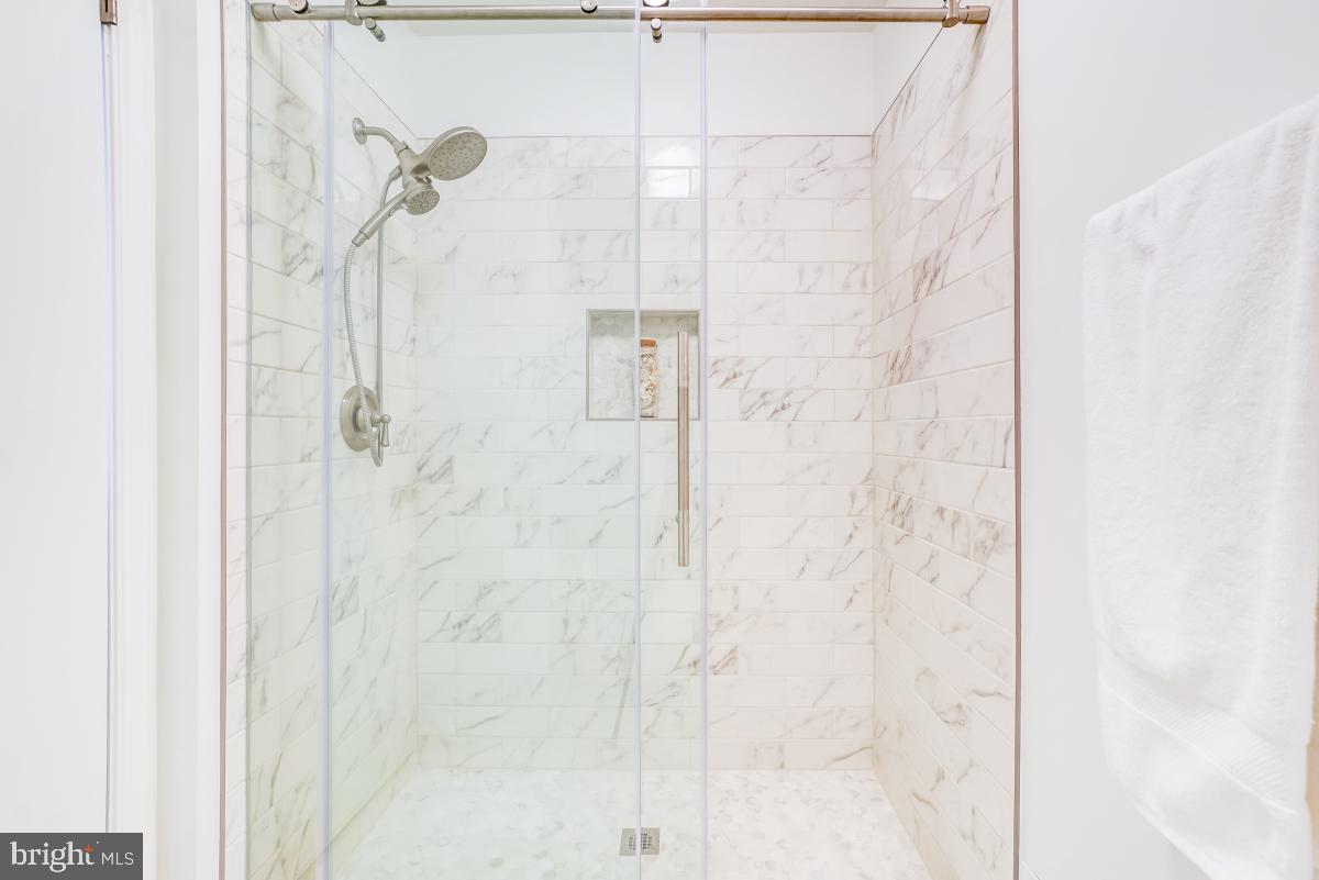 FOXHALL - Residential