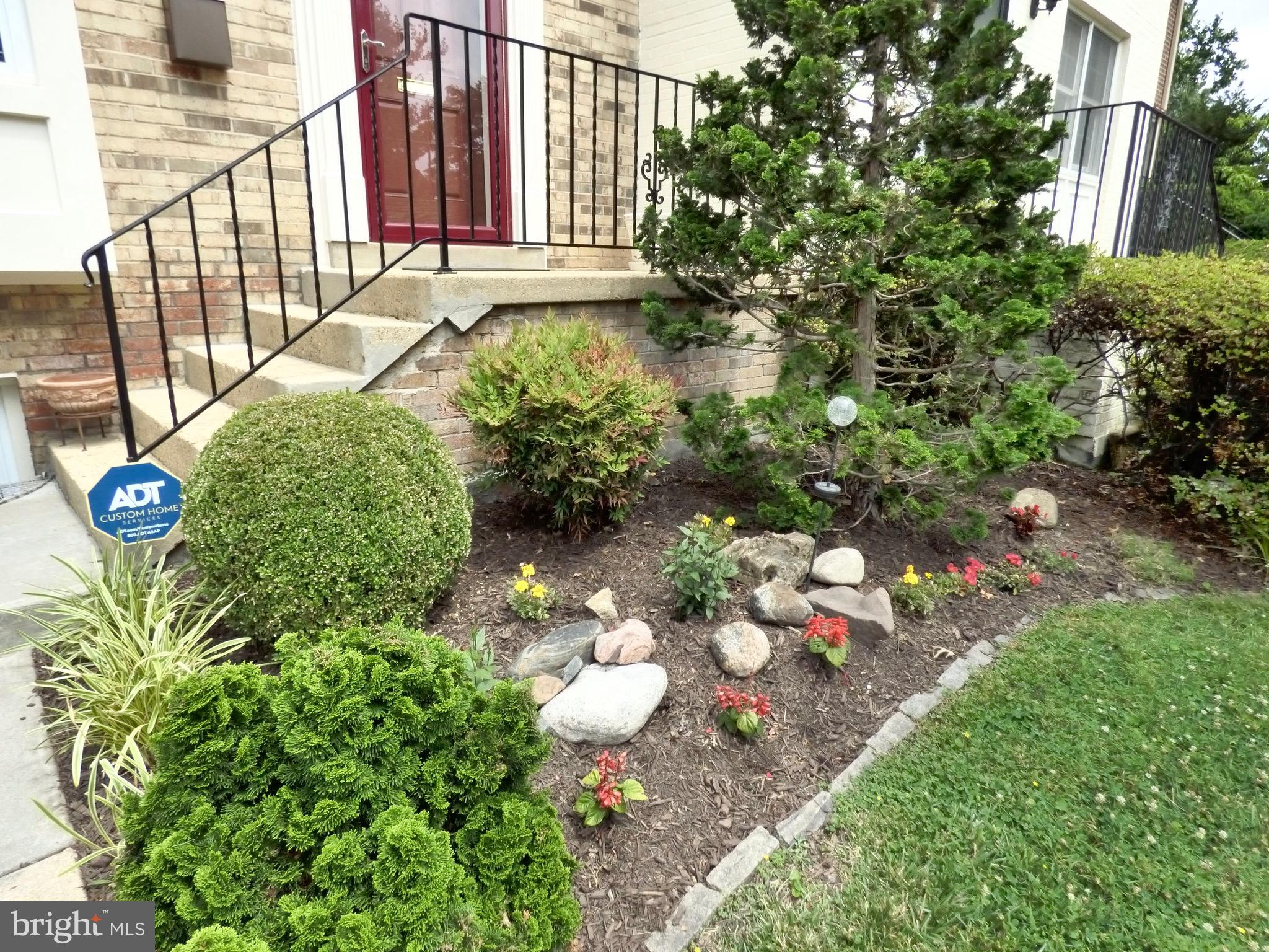 VILLAGE SQUARE - Residential Lease