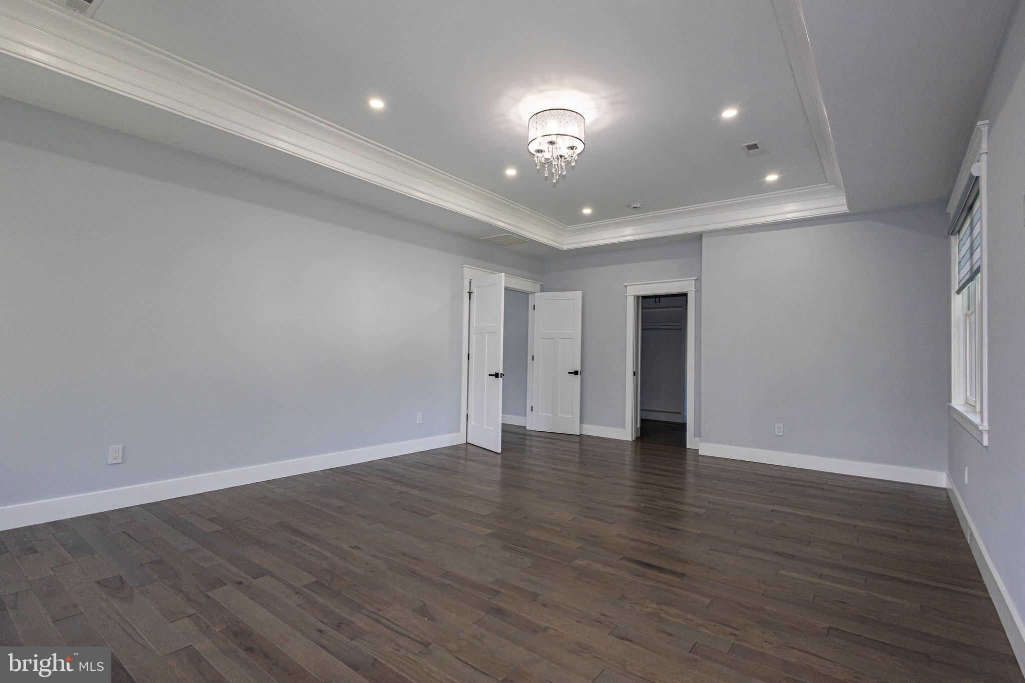 VIENNA WOODS - Residential