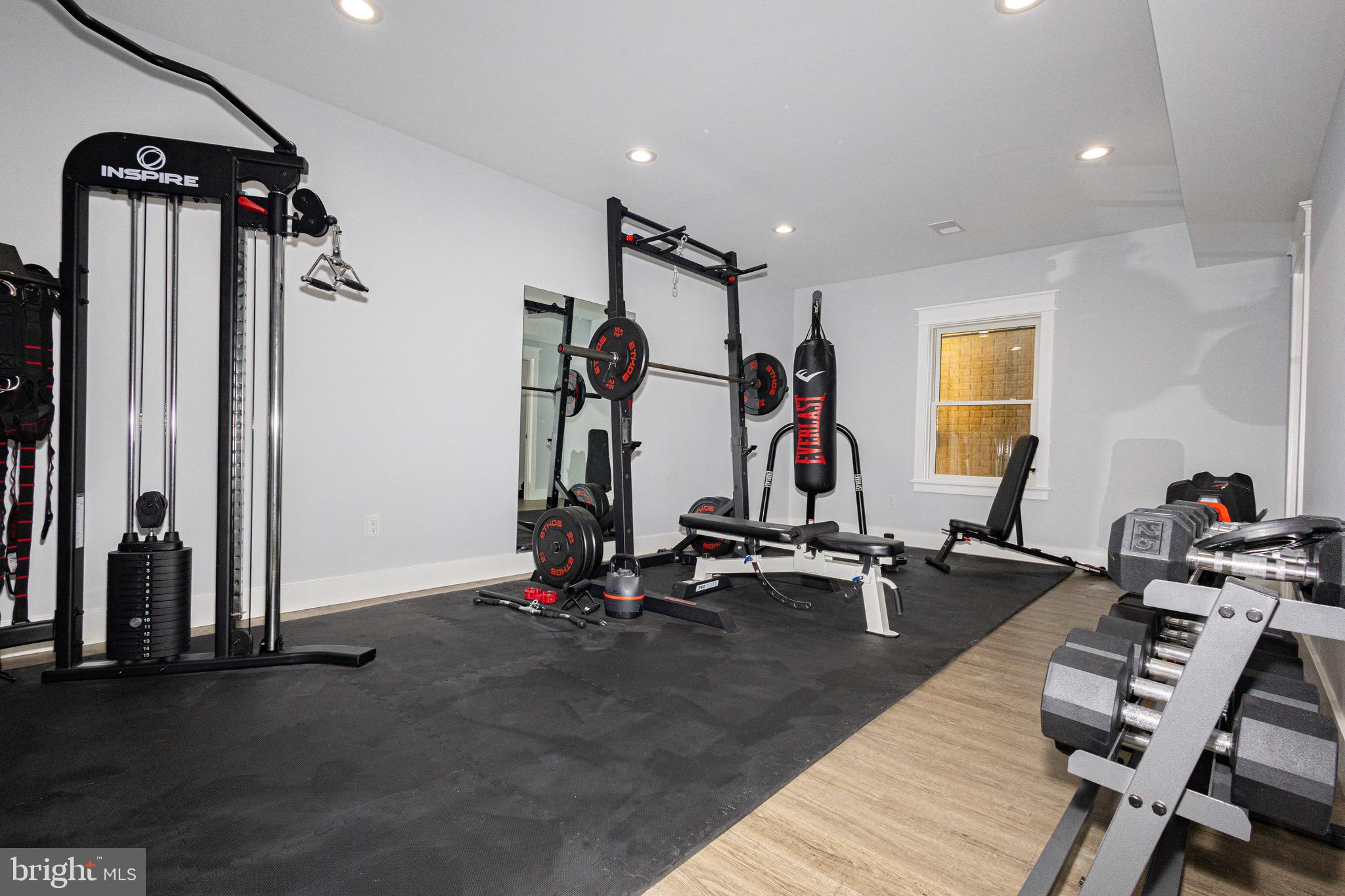 VIENNA WOODS - Residential