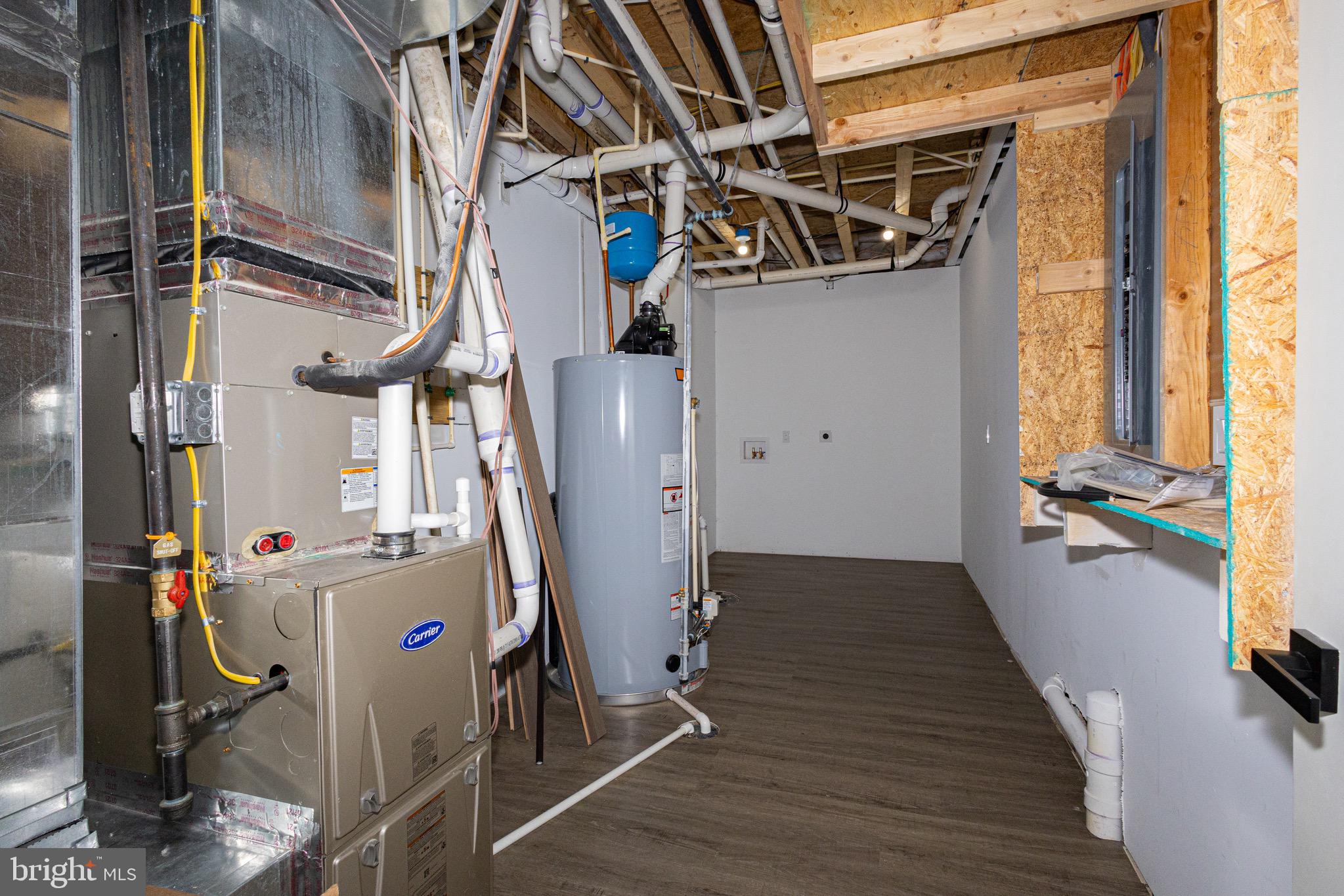 VIENNA WOODS - Residential