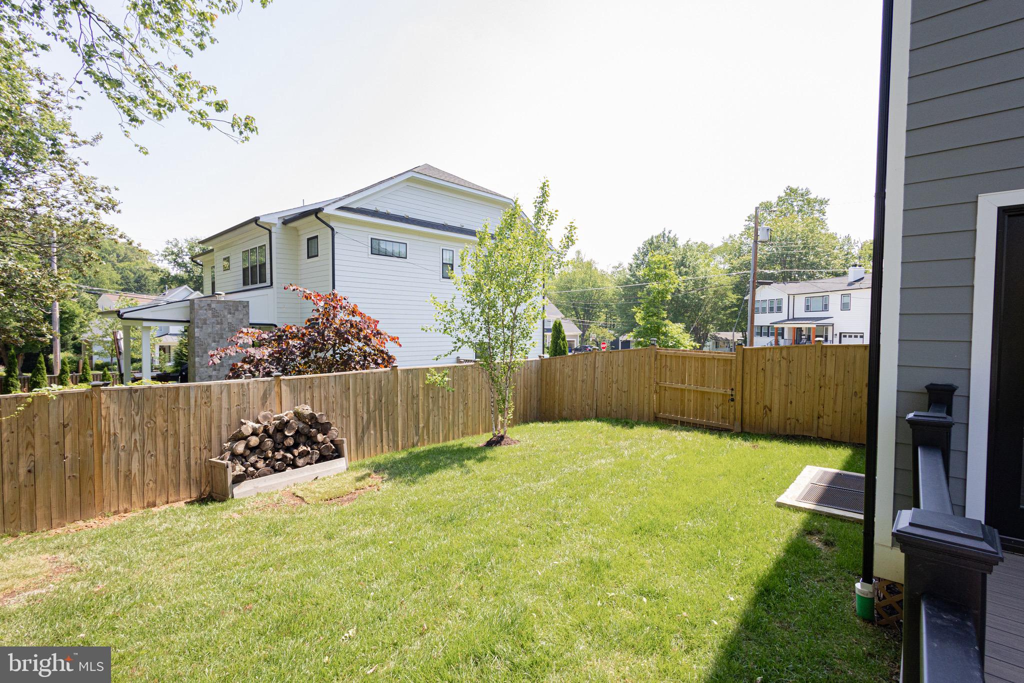 VIENNA WOODS - Residential