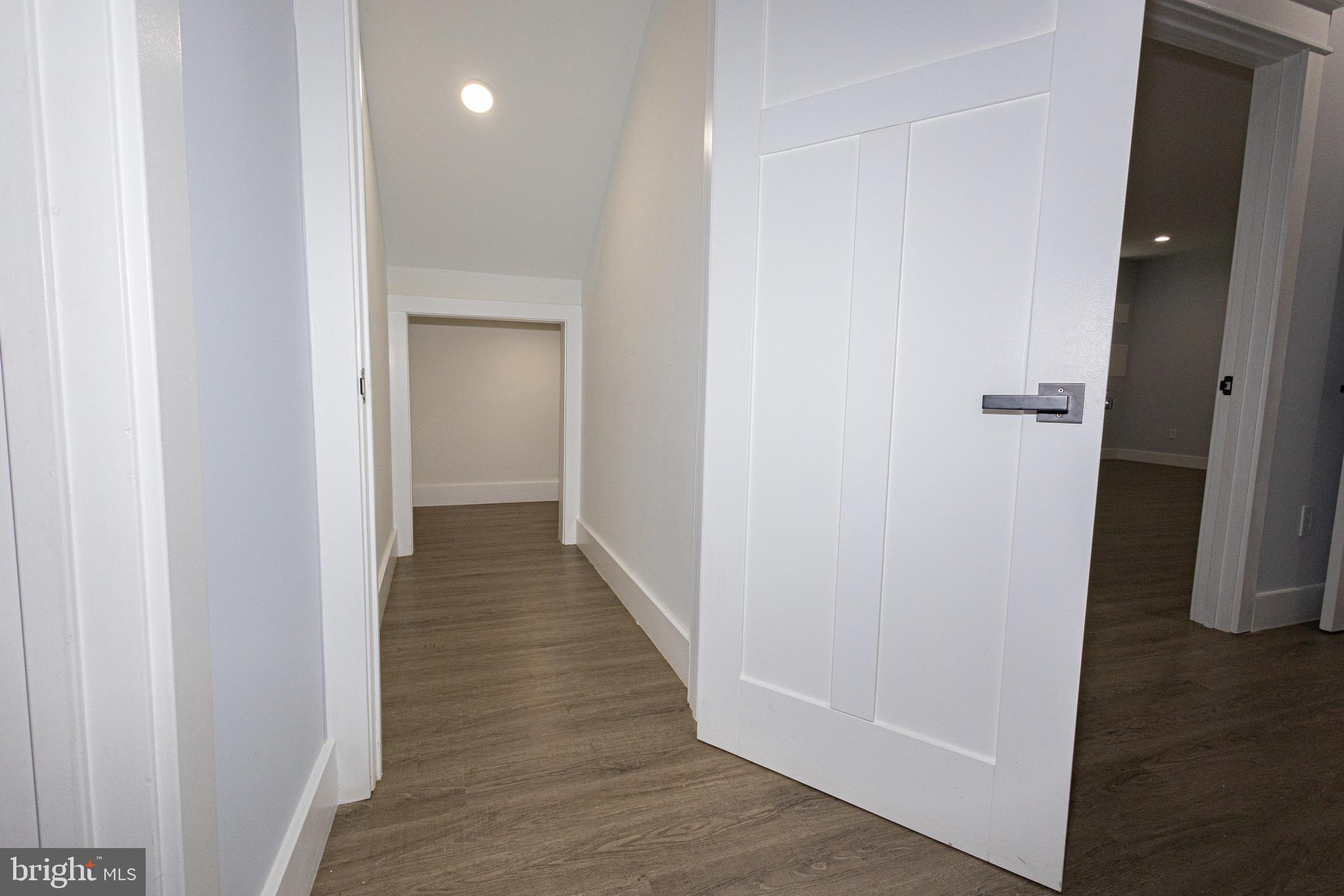 VIENNA WOODS - Residential