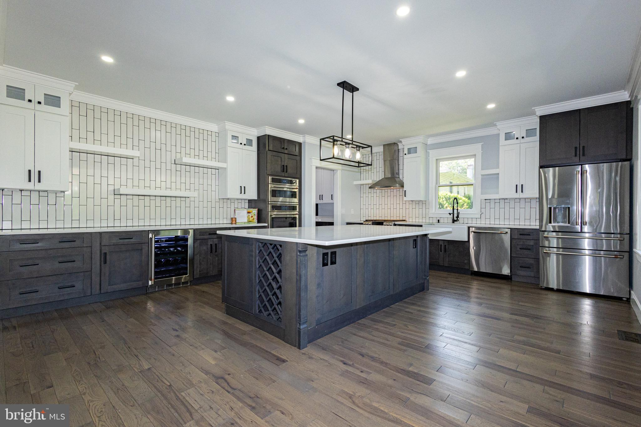 VIENNA WOODS - Residential