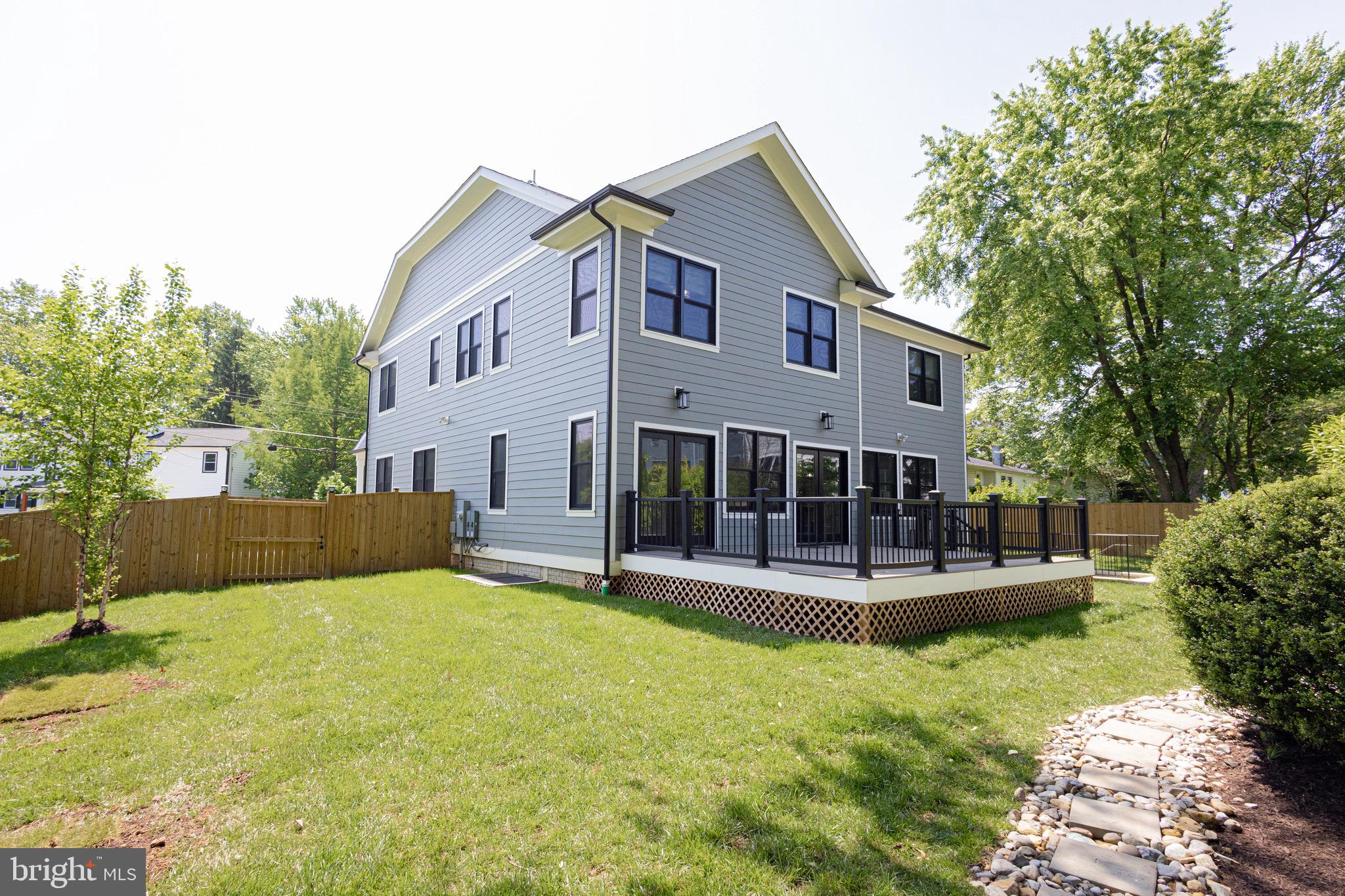 VIENNA WOODS - Residential