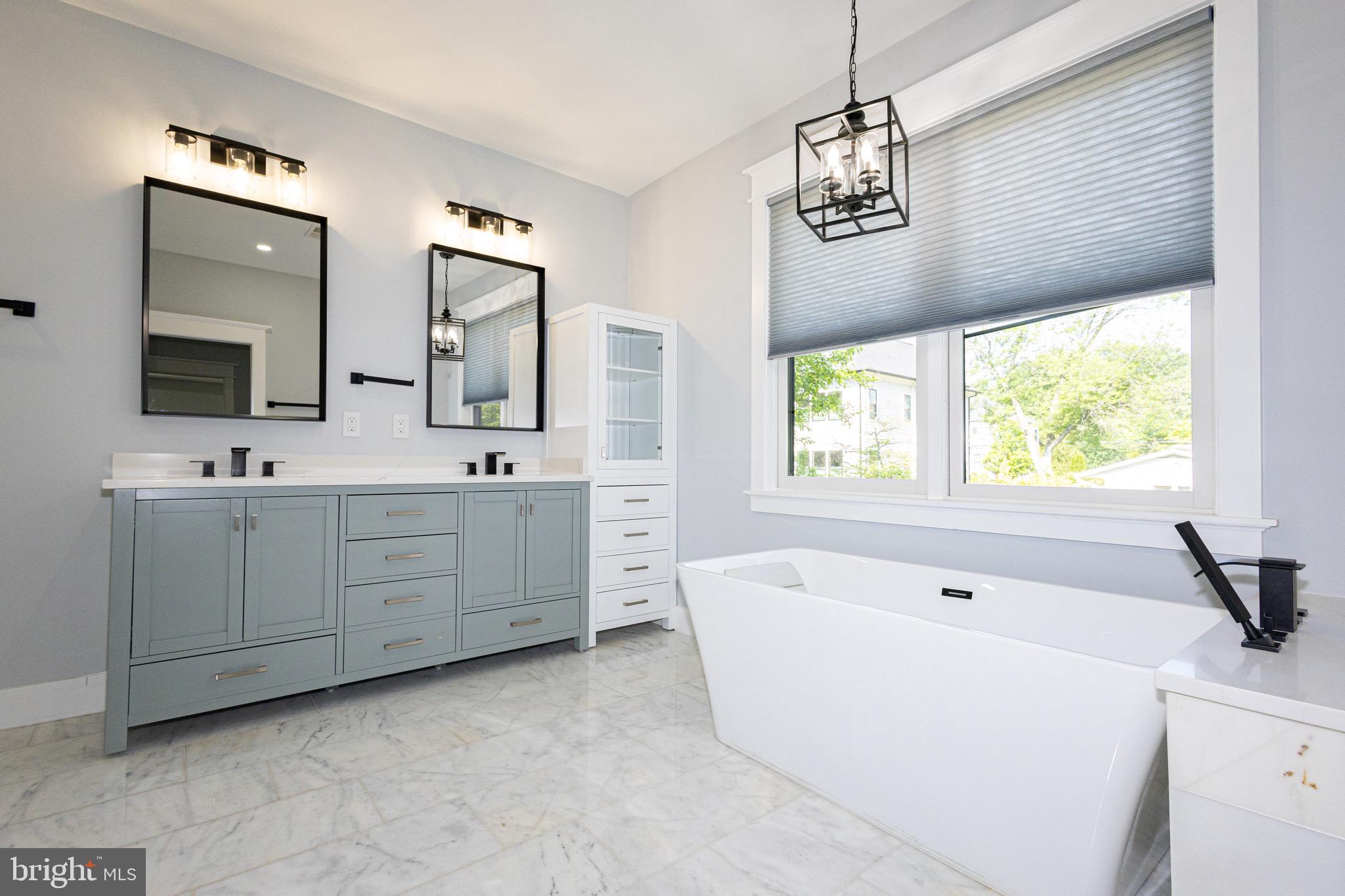 VIENNA WOODS - Residential