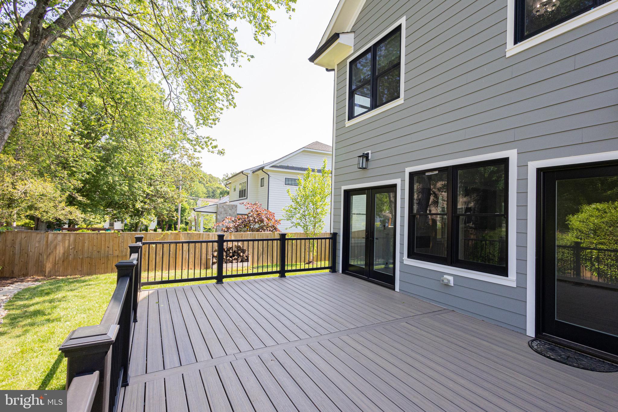 VIENNA WOODS - Residential