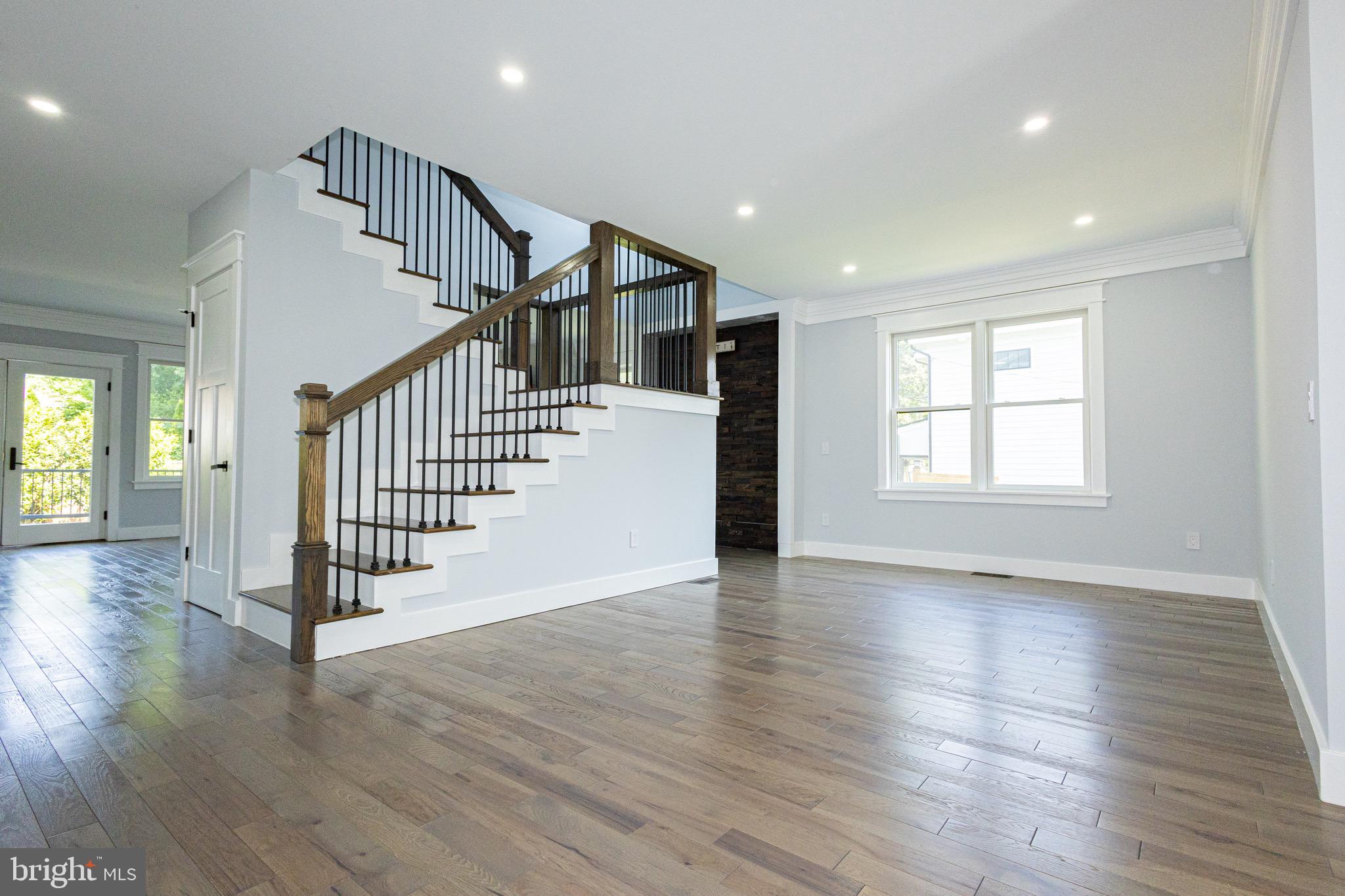 VIENNA WOODS - Residential