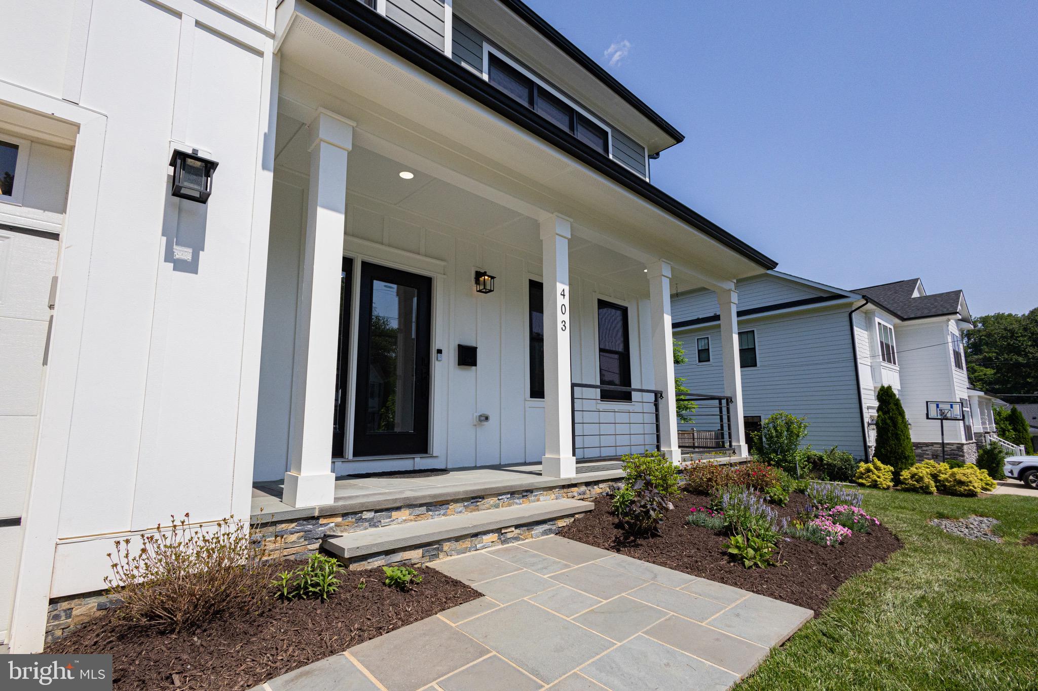 403 YEONAS DRIVE SW