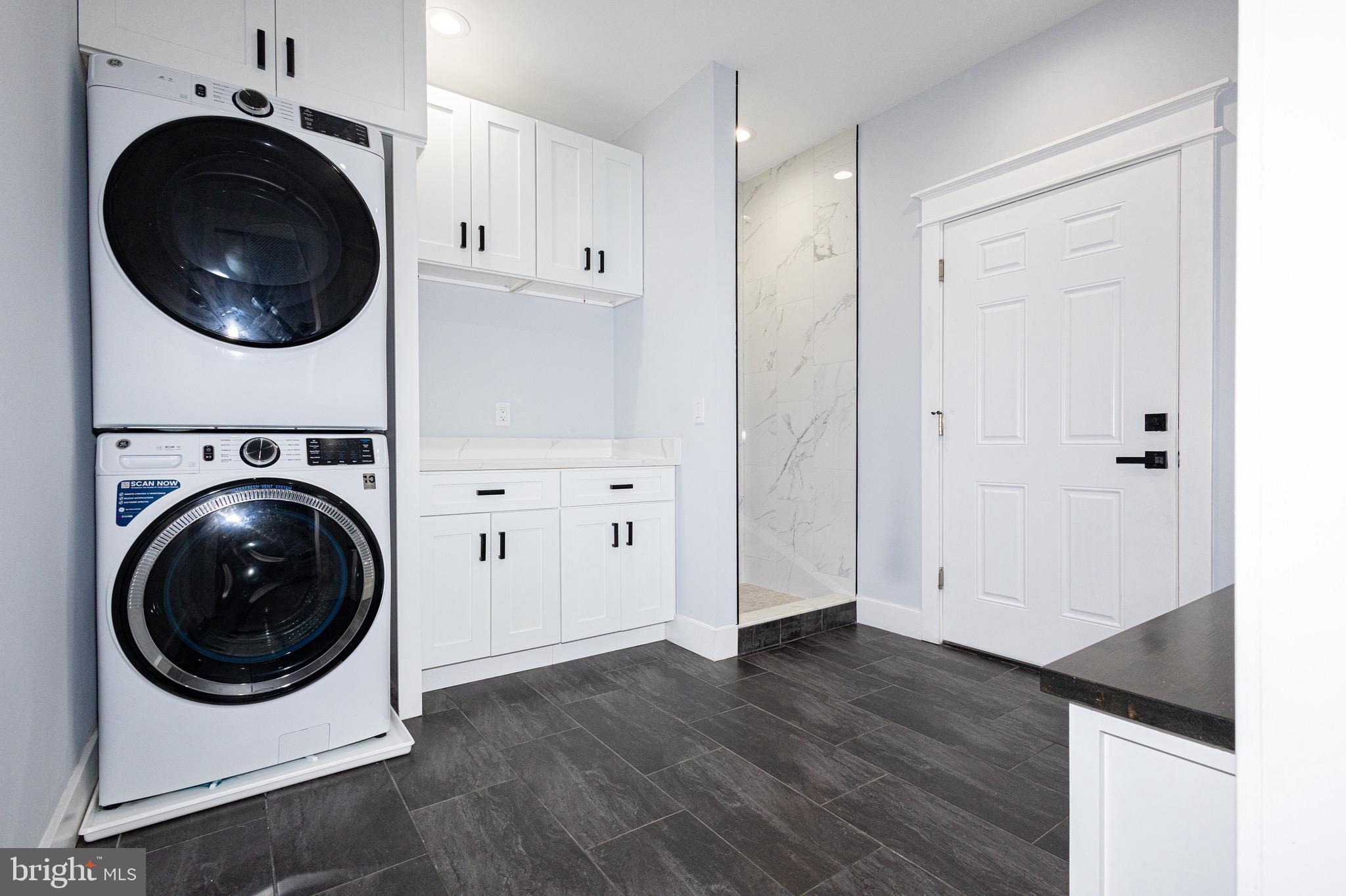 VIENNA WOODS - Residential