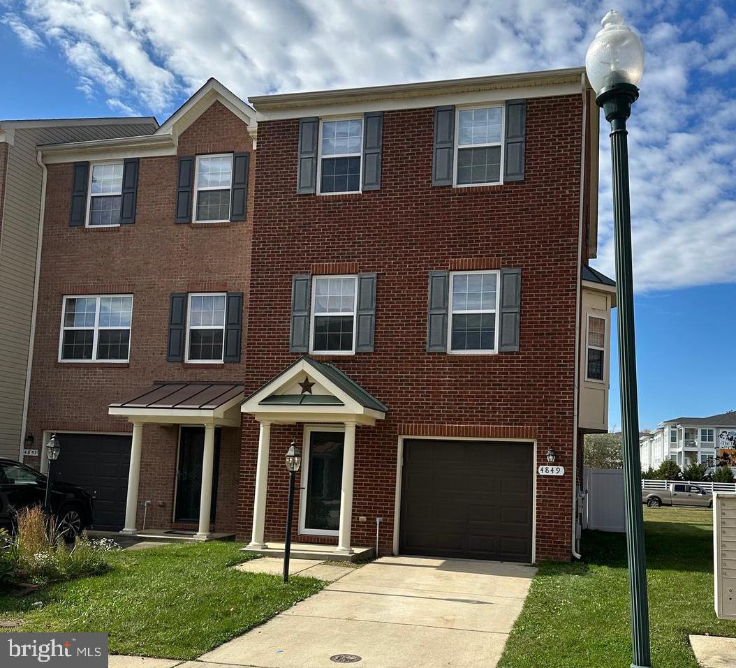 ST CHARLES SUB - SHEFFIELD - Residential Lease