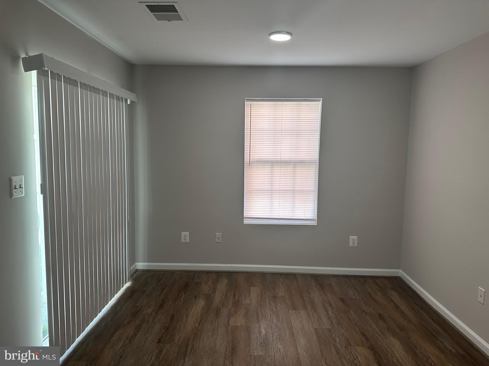 ST CHARLES SUB - SHEFFIELD - Residential Lease