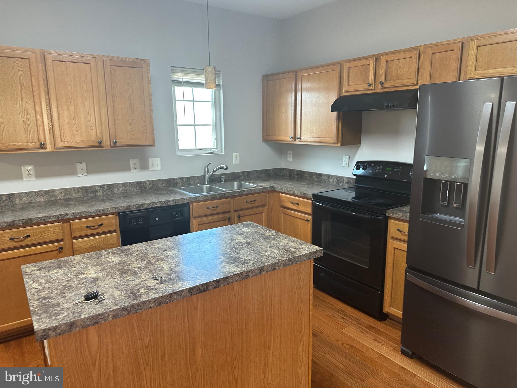 ST CHARLES SUB - SHEFFIELD - Residential Lease