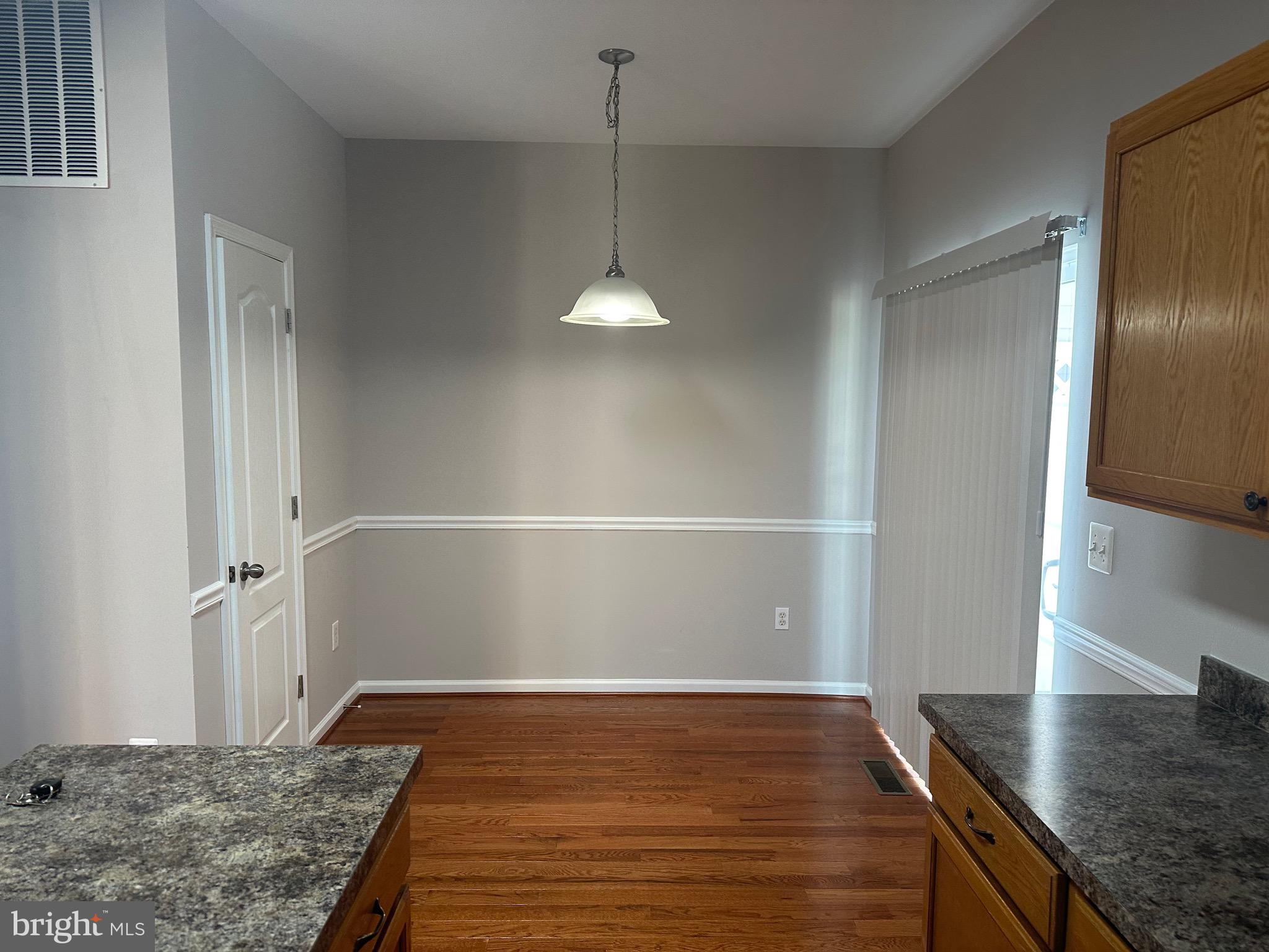 ST CHARLES SUB - SHEFFIELD - Residential Lease