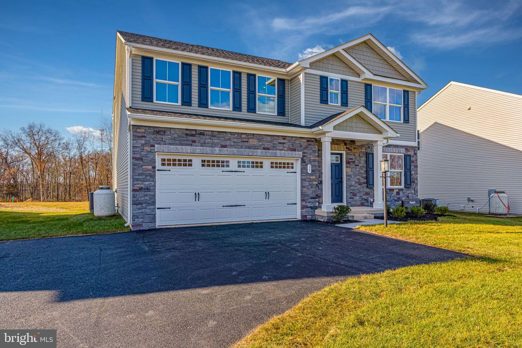 Photo of 35 Eagle Drive, GETTYSBURG, PA 17325 (MLS # PAAD2021088)