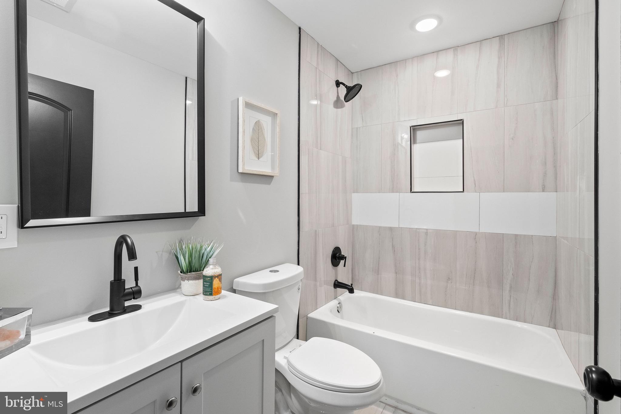 FRANKLIN SQUARE HISTORIC DISTRICT - Residential