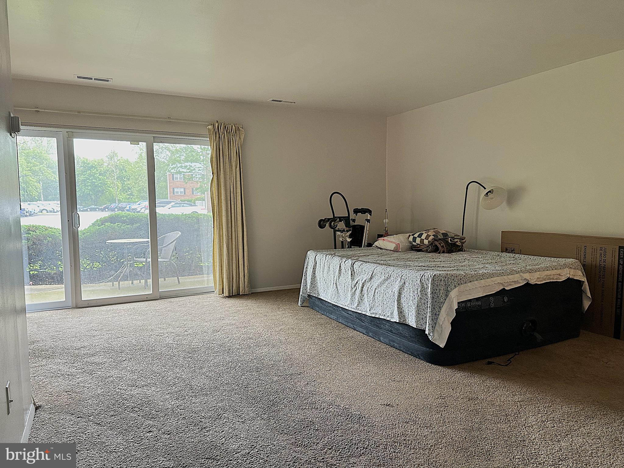 MOORES MILL MANOR - Residential