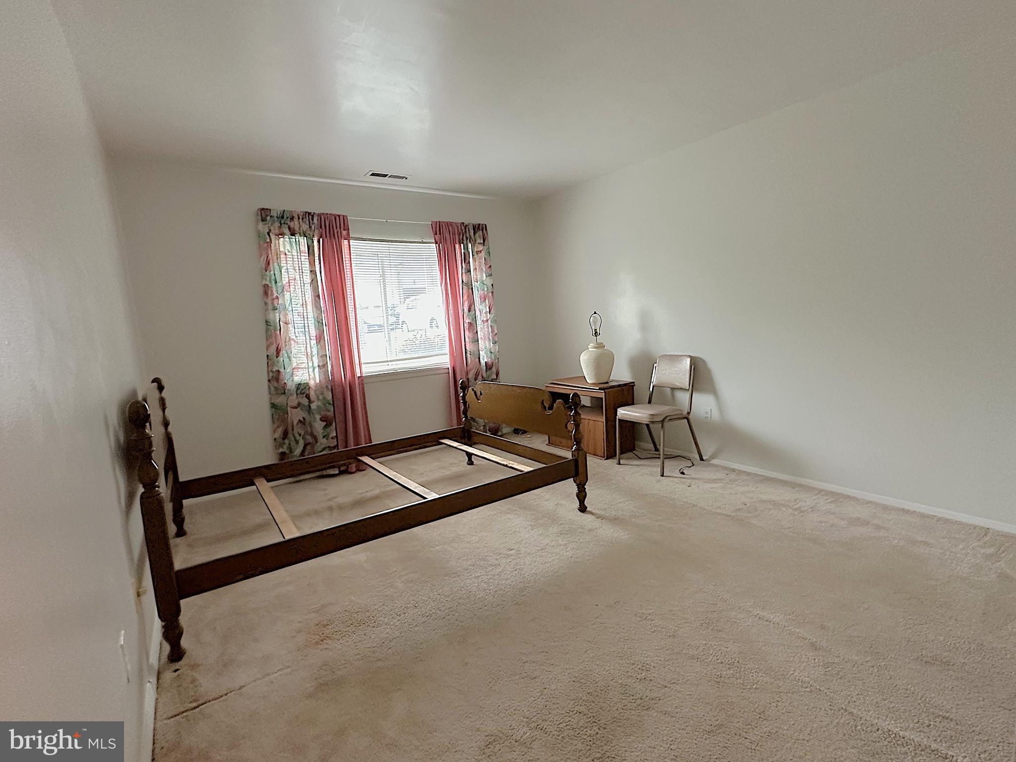 MOORES MILL MANOR - Residential