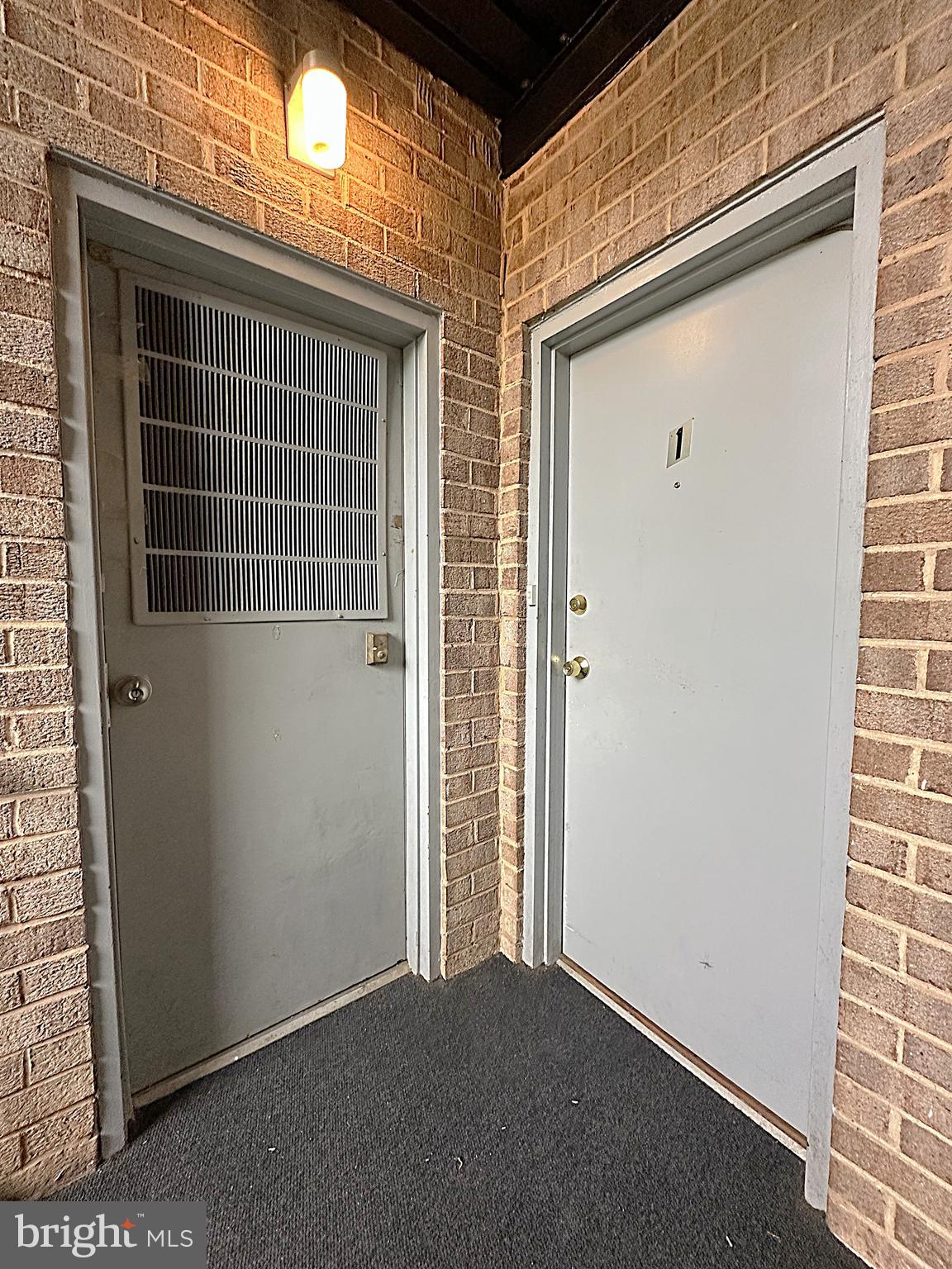 MOORES MILL MANOR - Residential