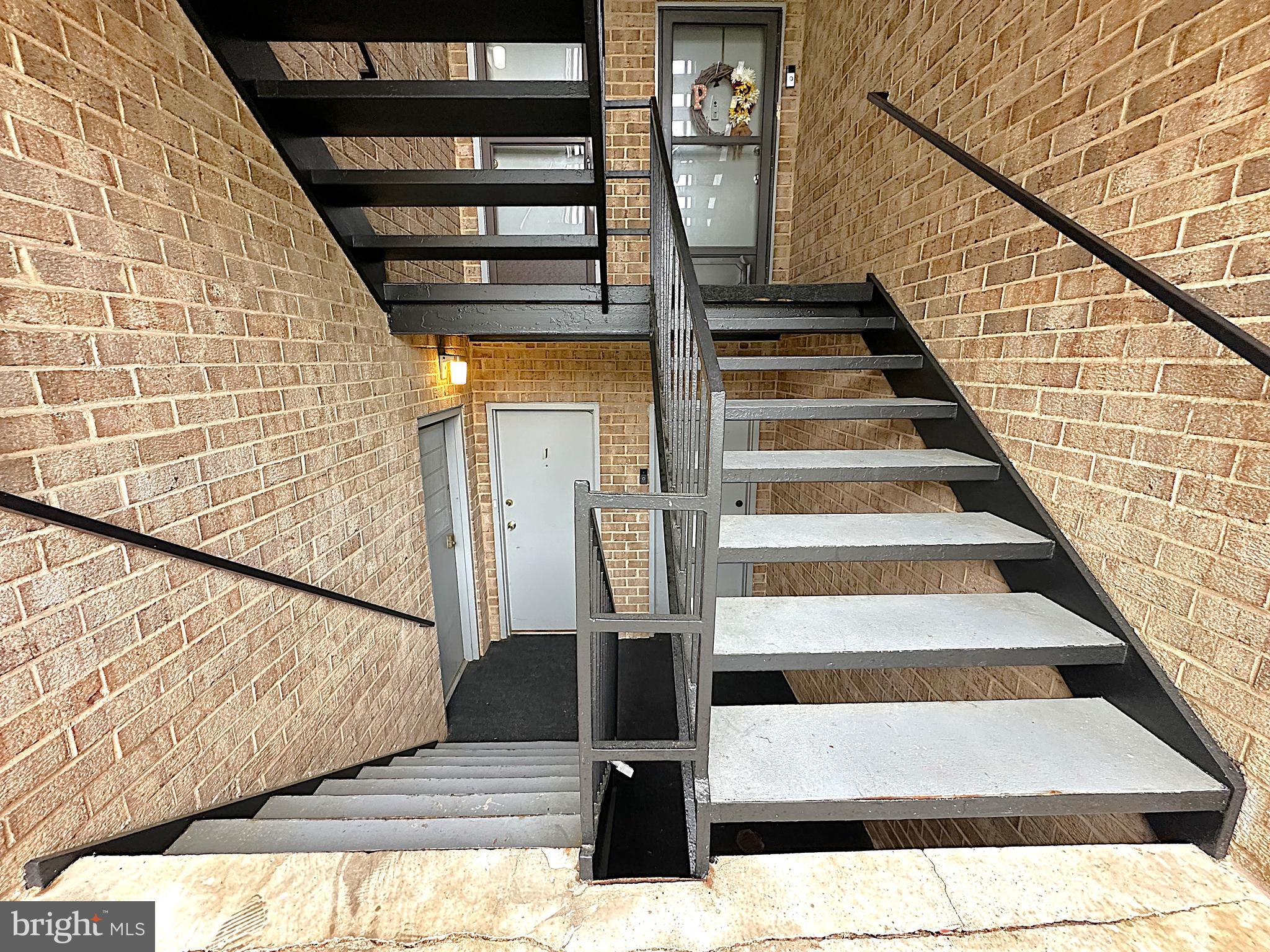 MOORES MILL MANOR - Residential