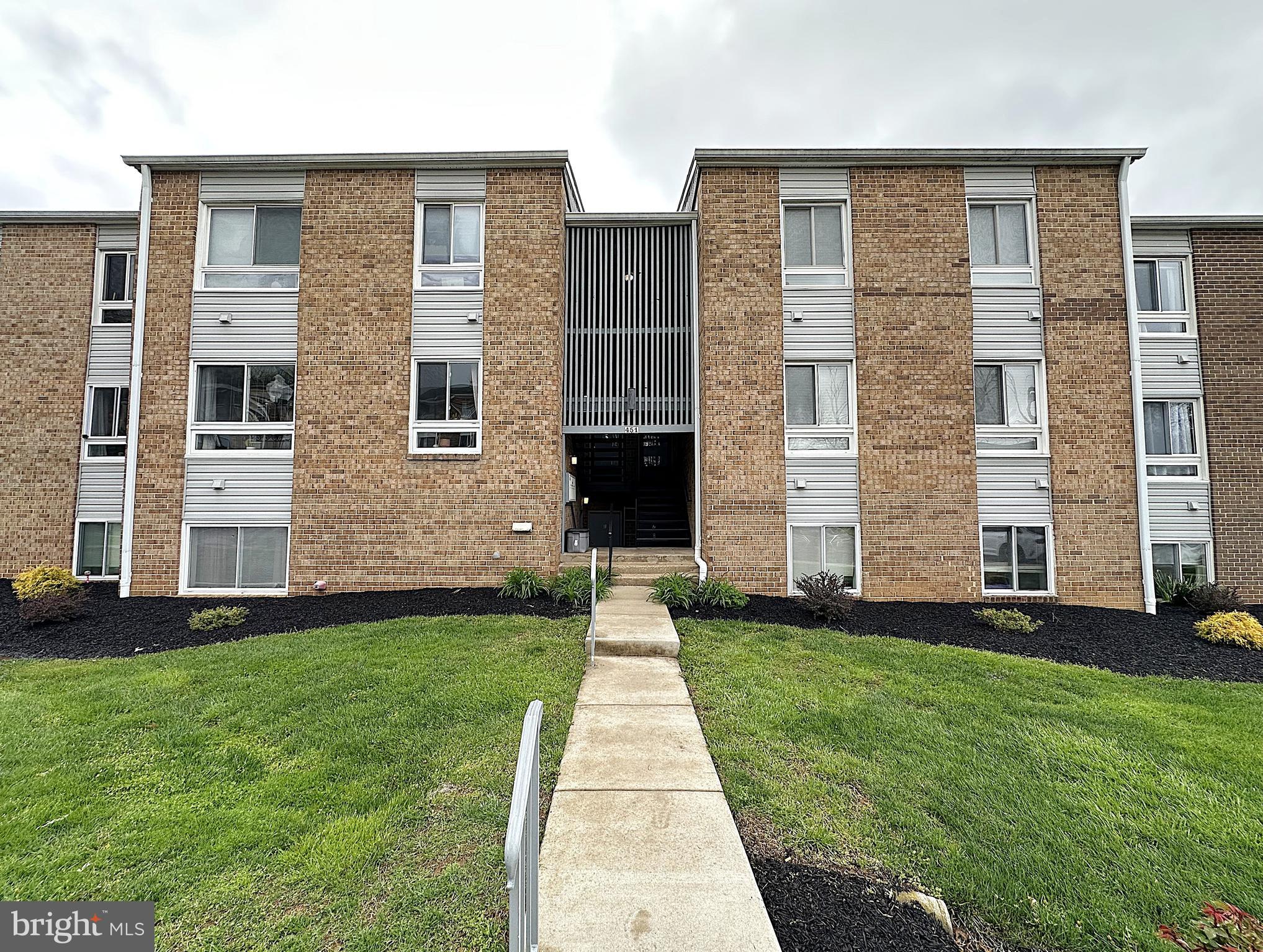 MOORES MILL MANOR - Residential