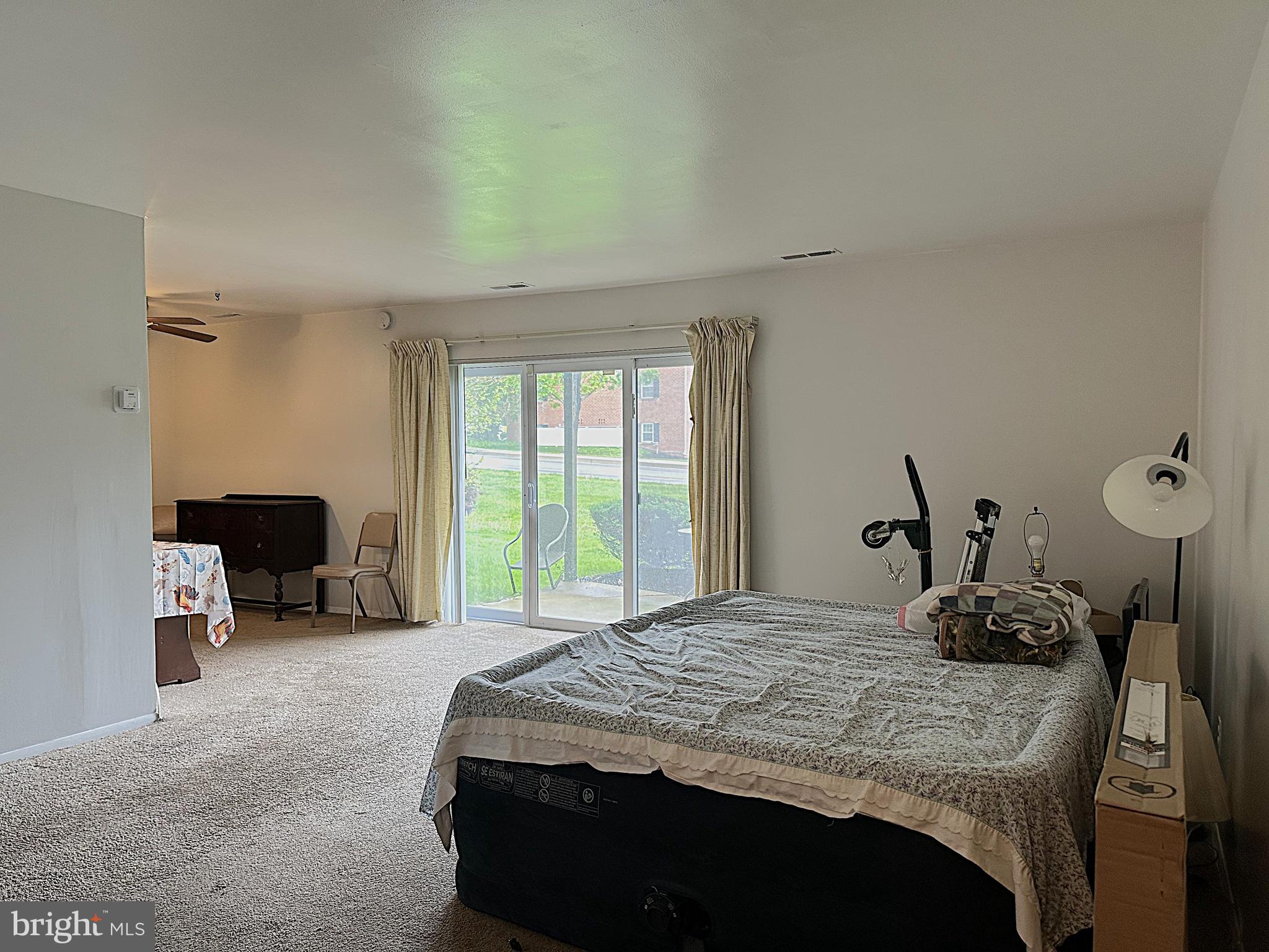 MOORES MILL MANOR - Residential