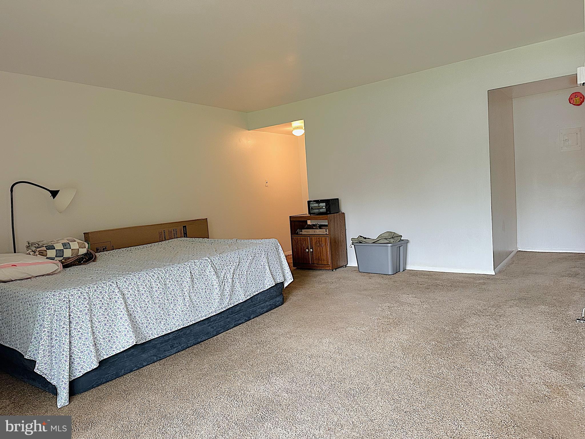 MOORES MILL MANOR - Residential