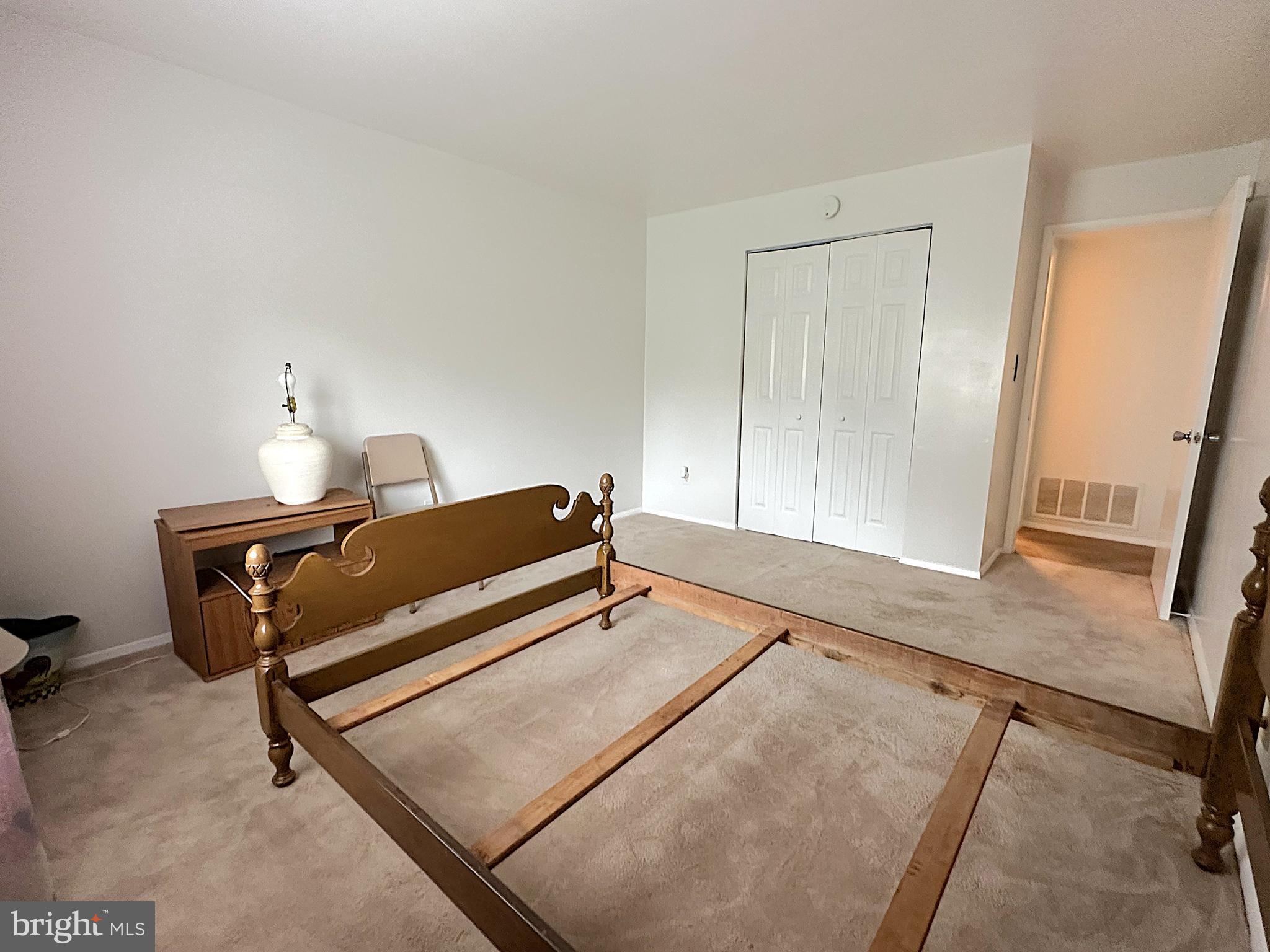 MOORES MILL MANOR - Residential