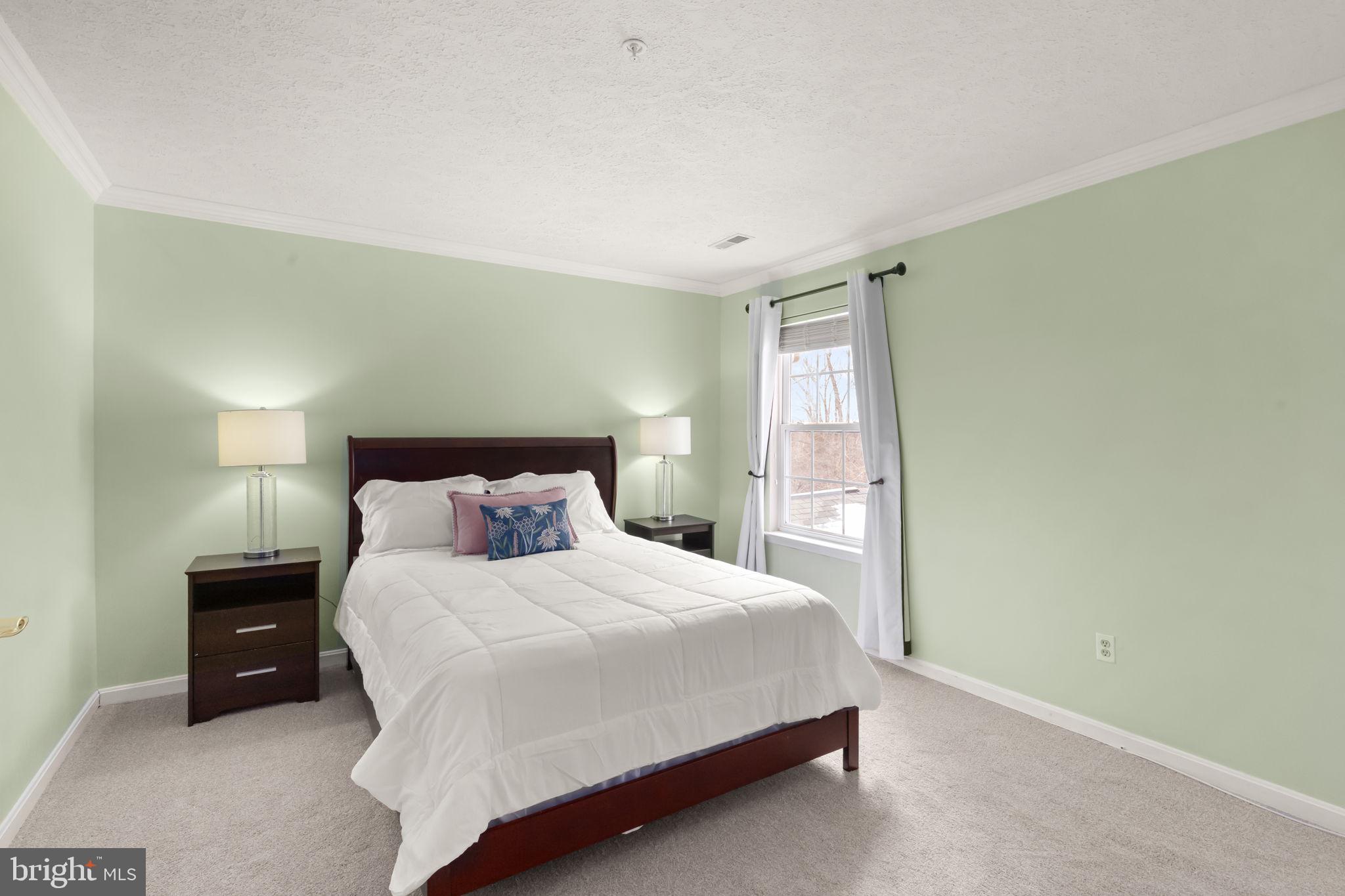 CONSTANT FRIENDSHIP - Residential