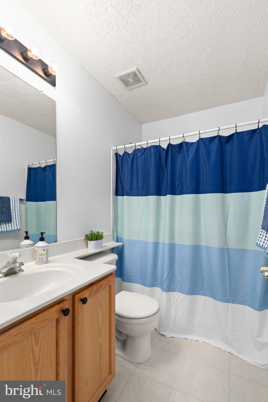 CONSTANT FRIENDSHIP - Residential