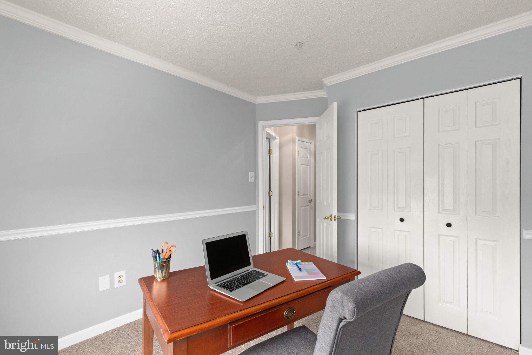 CONSTANT FRIENDSHIP - Residential