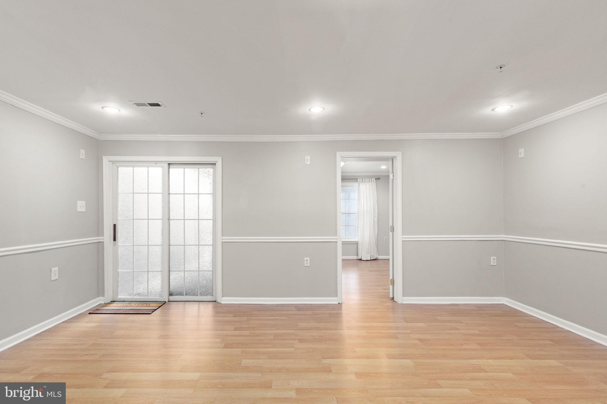 CONSTANT FRIENDSHIP - Residential