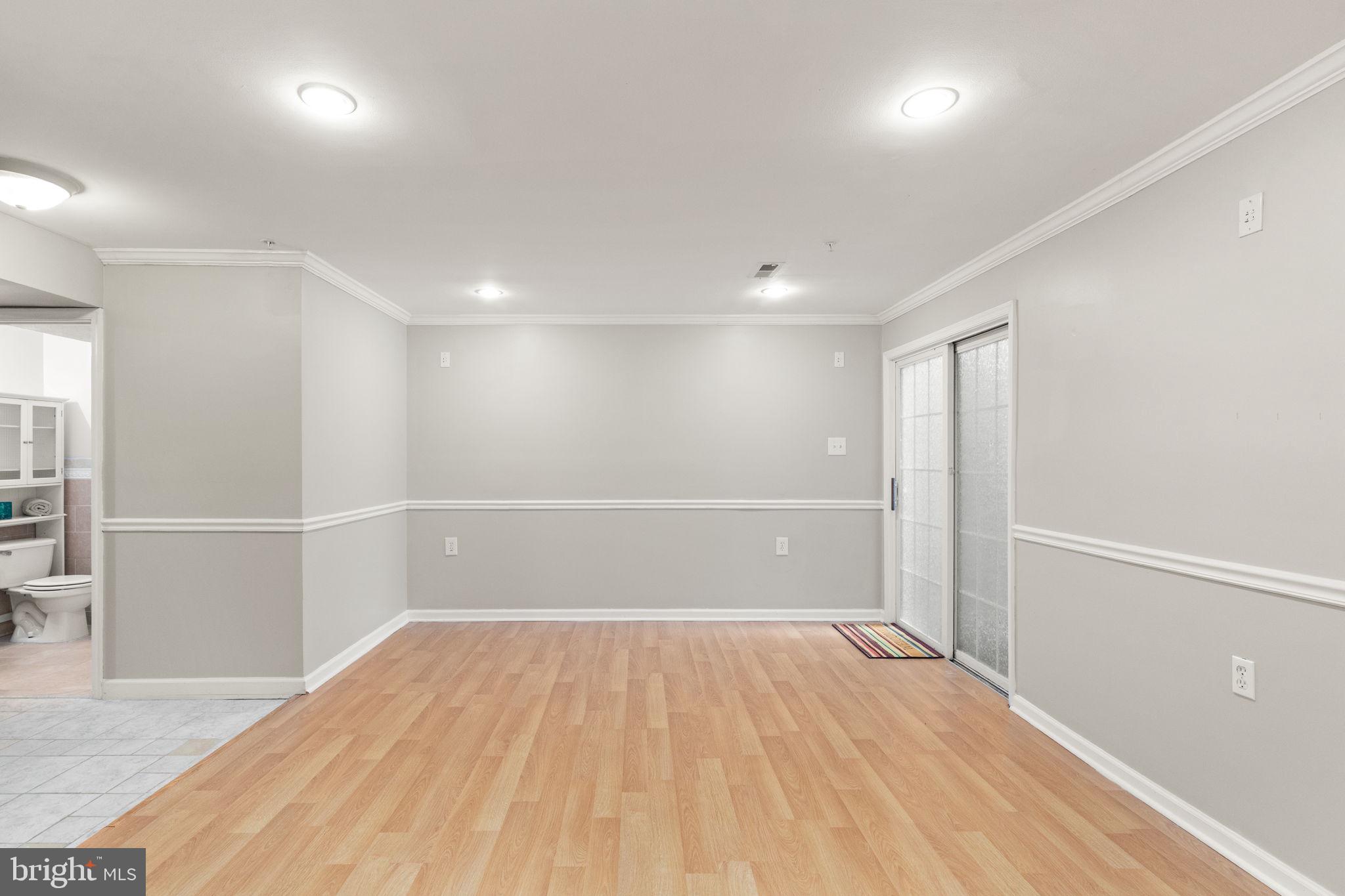 CONSTANT FRIENDSHIP - Residential