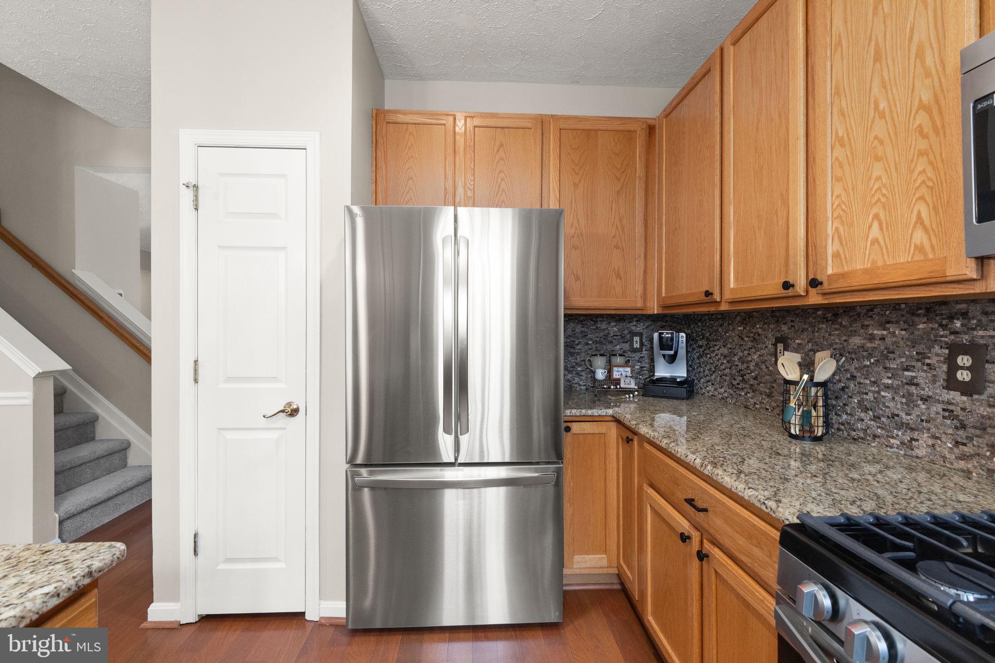 CONSTANT FRIENDSHIP - Residential