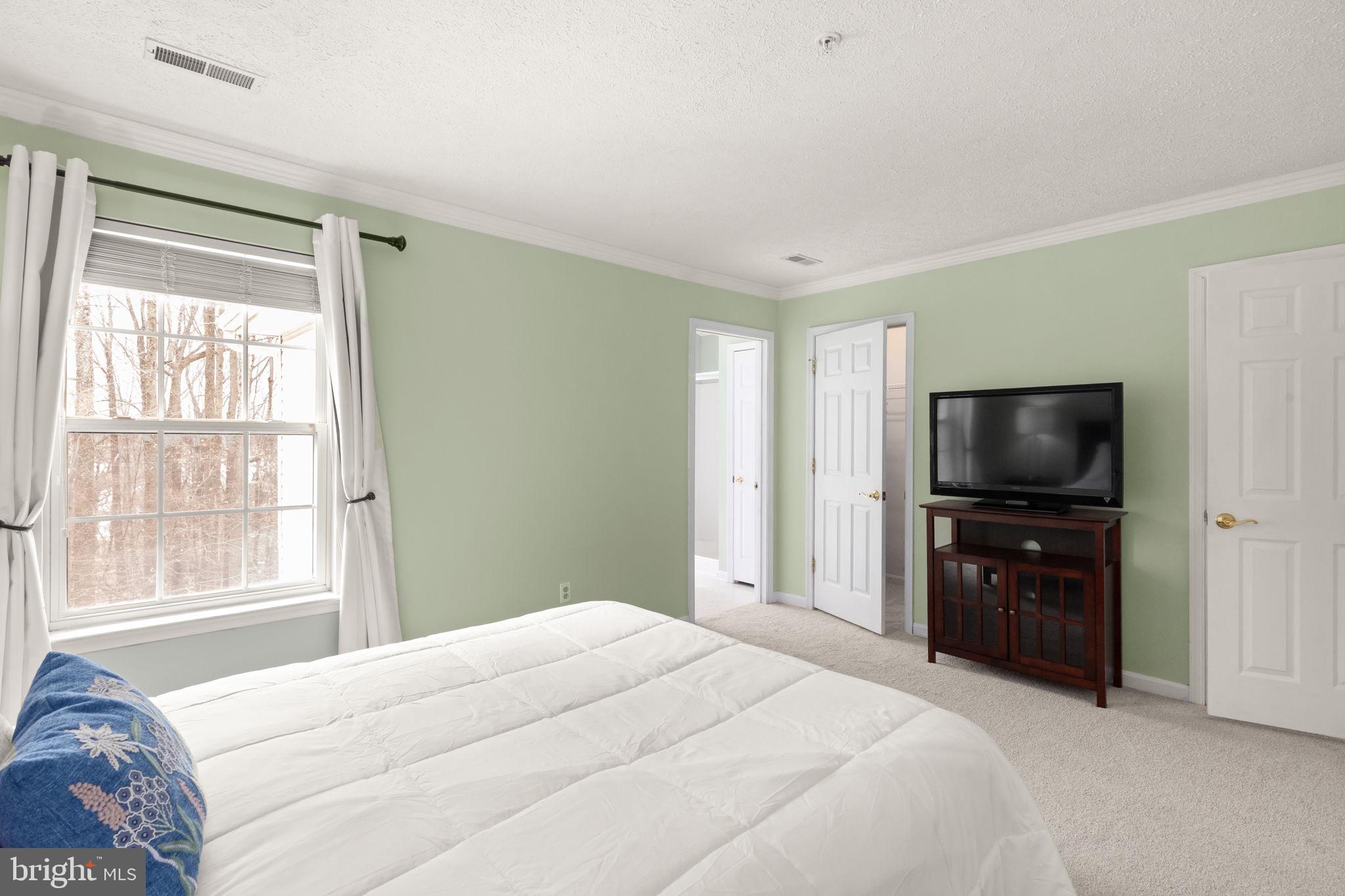 CONSTANT FRIENDSHIP - Residential