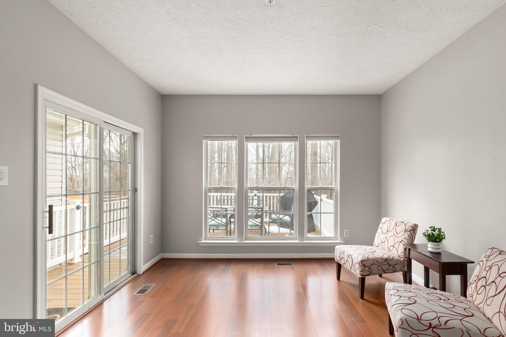 CONSTANT FRIENDSHIP - Residential