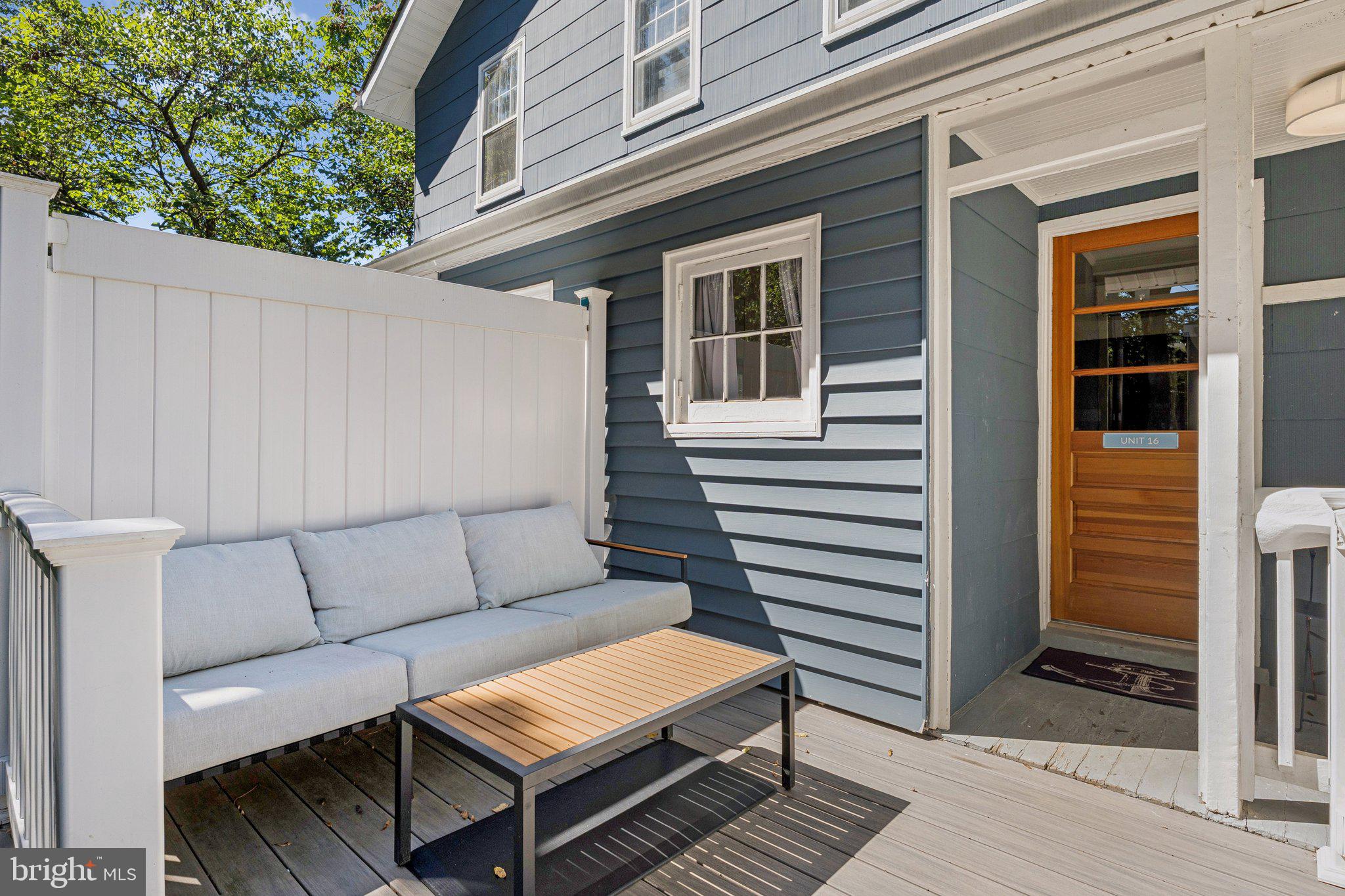 PRESIDENTS HILL - Residential