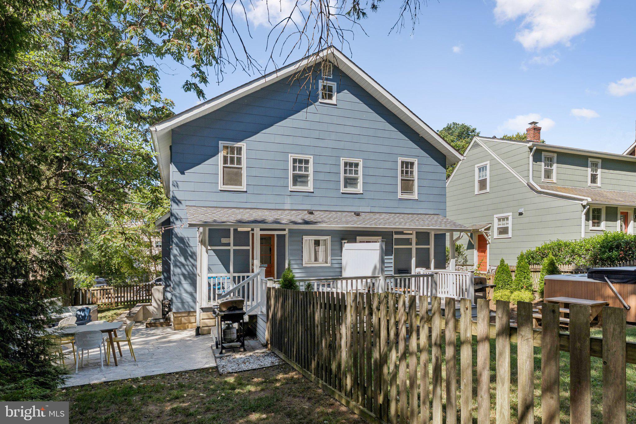 PRESIDENTS HILL - Residential