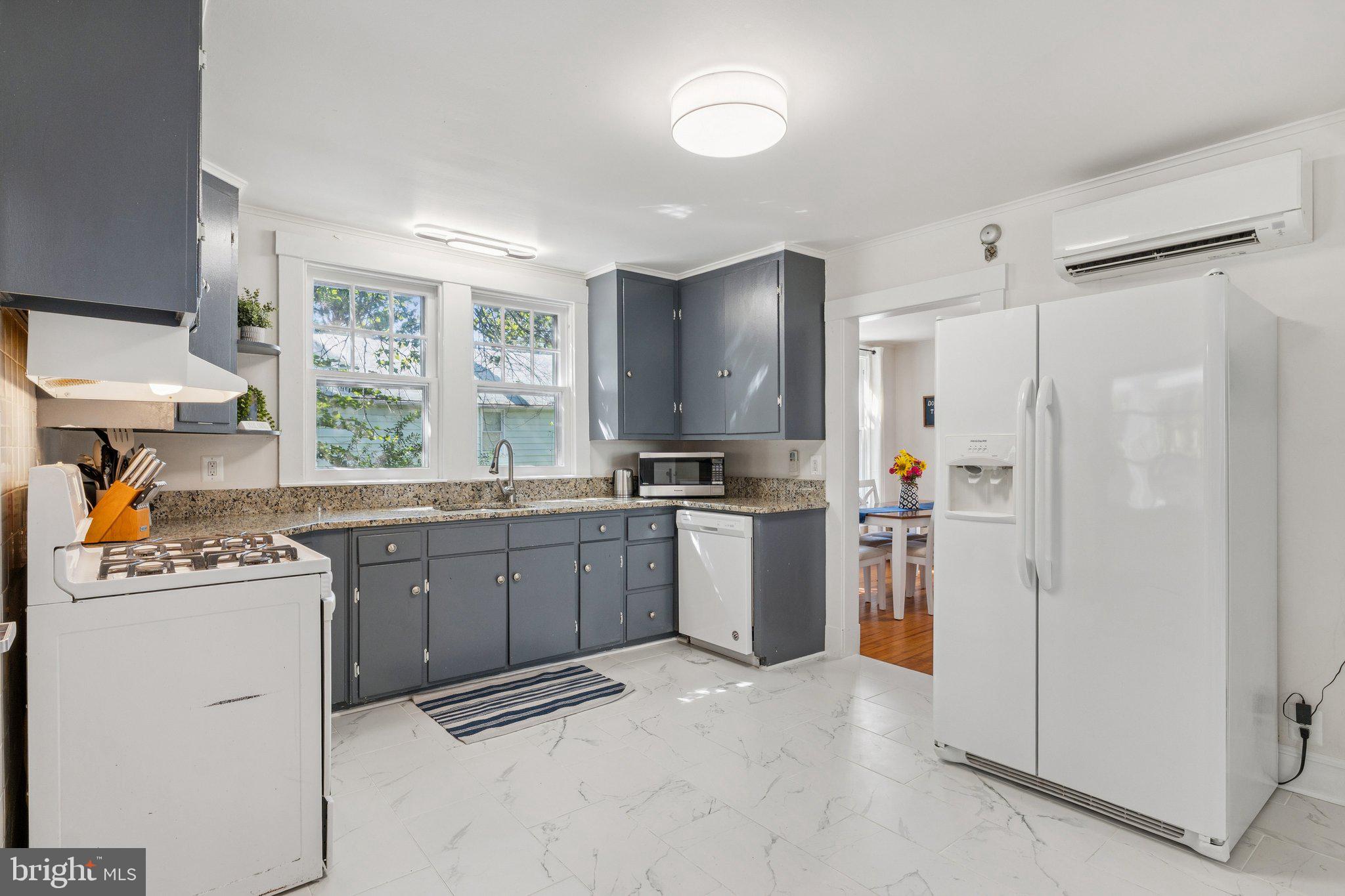 PRESIDENTS HILL - Residential