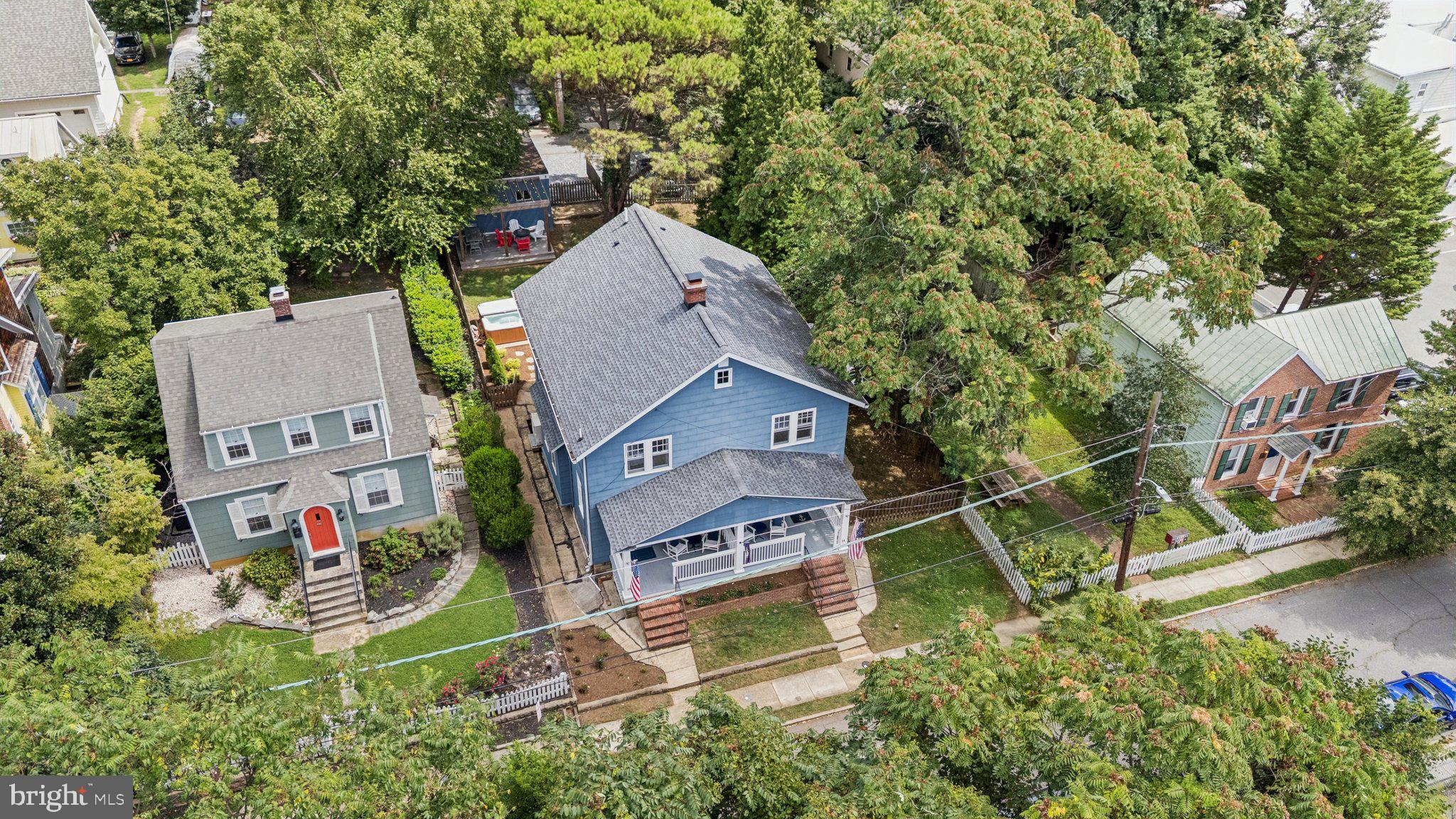 PRESIDENTS HILL - Residential