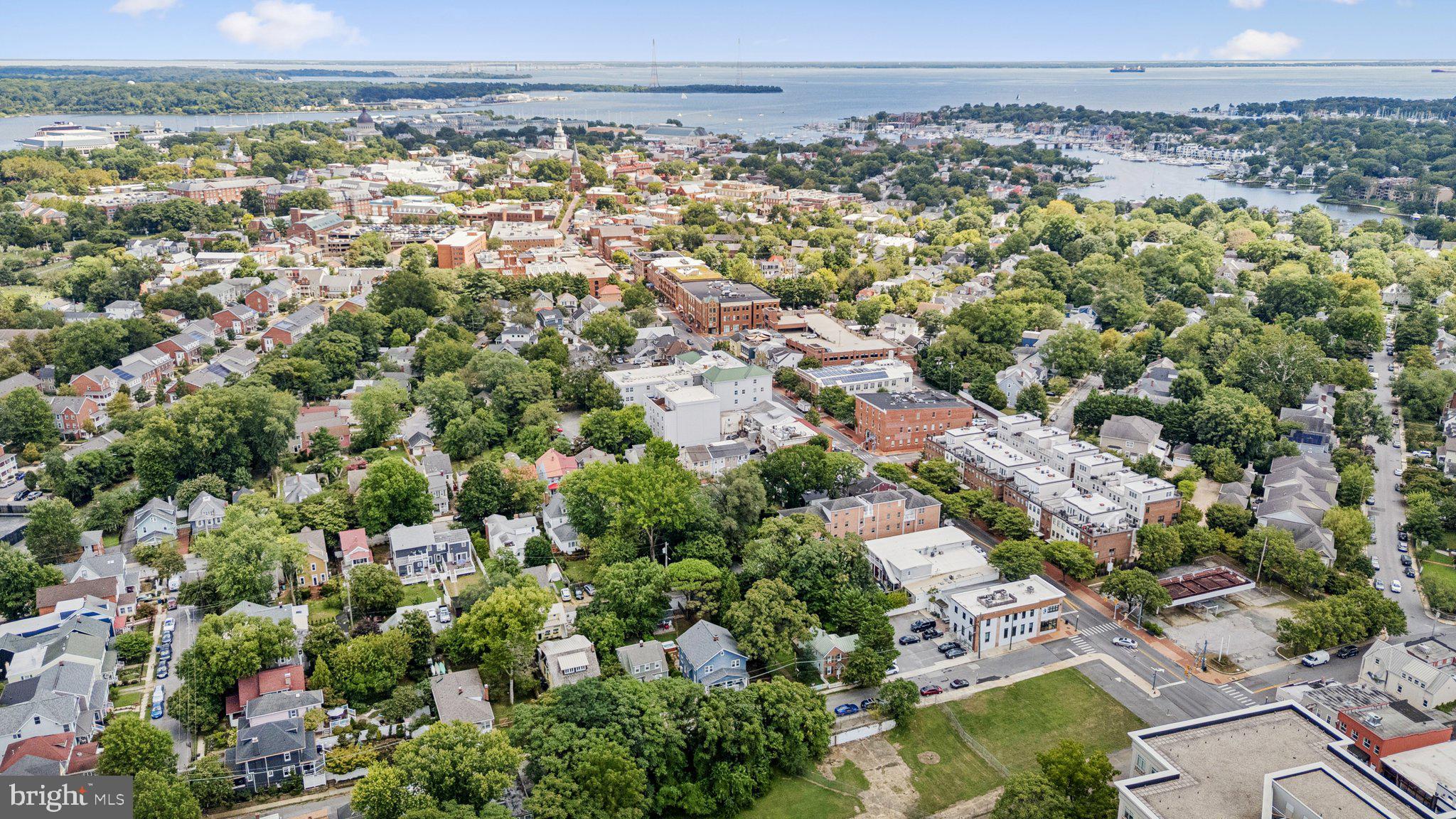 PRESIDENTS HILL - Residential