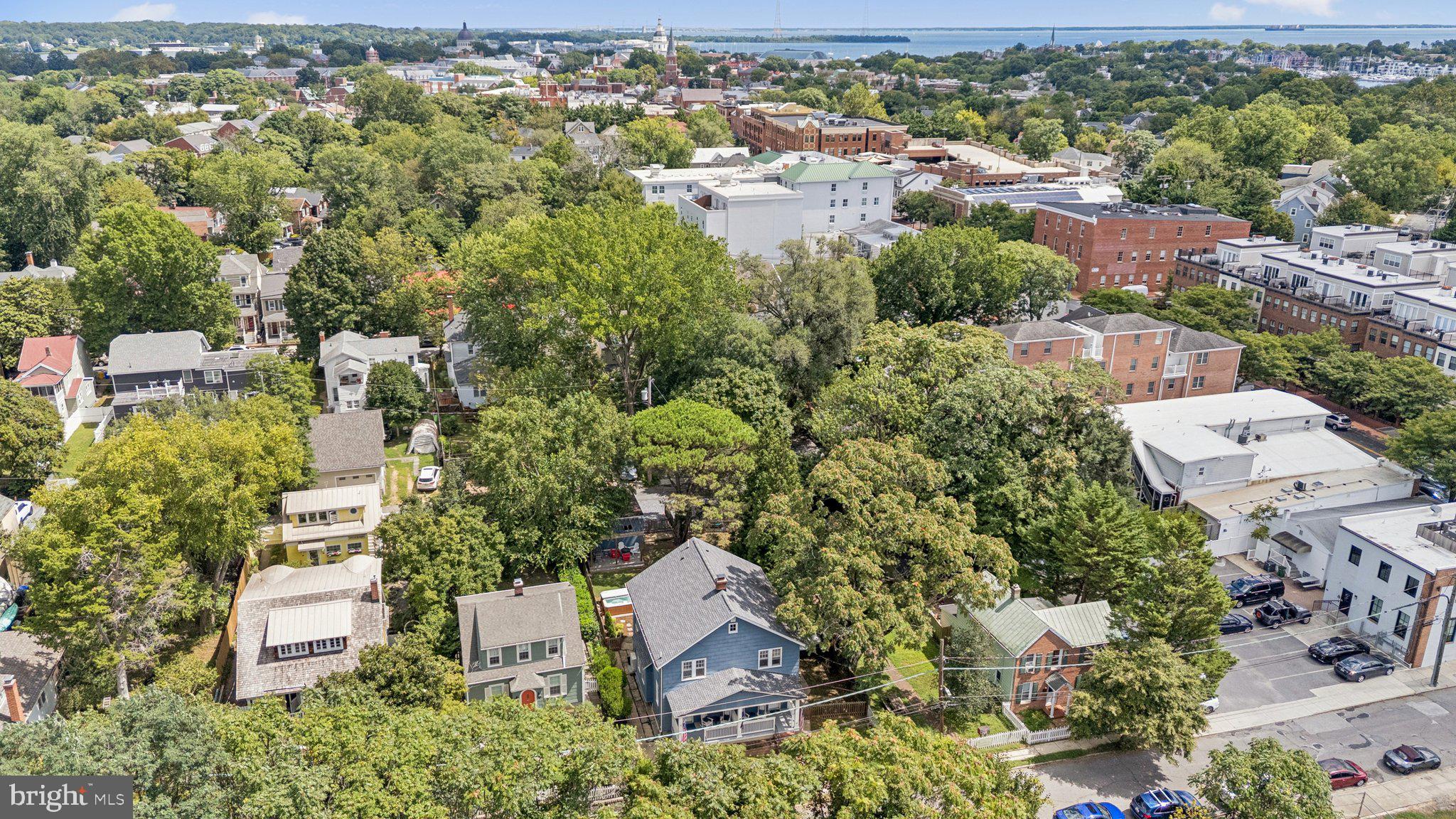 PRESIDENTS HILL - Residential