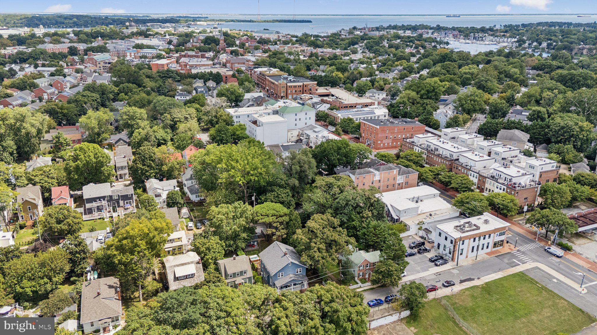 PRESIDENTS HILL - Residential