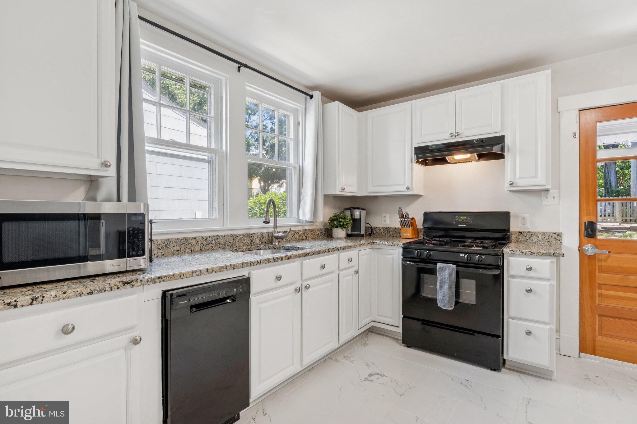 PRESIDENTS HILL - Residential