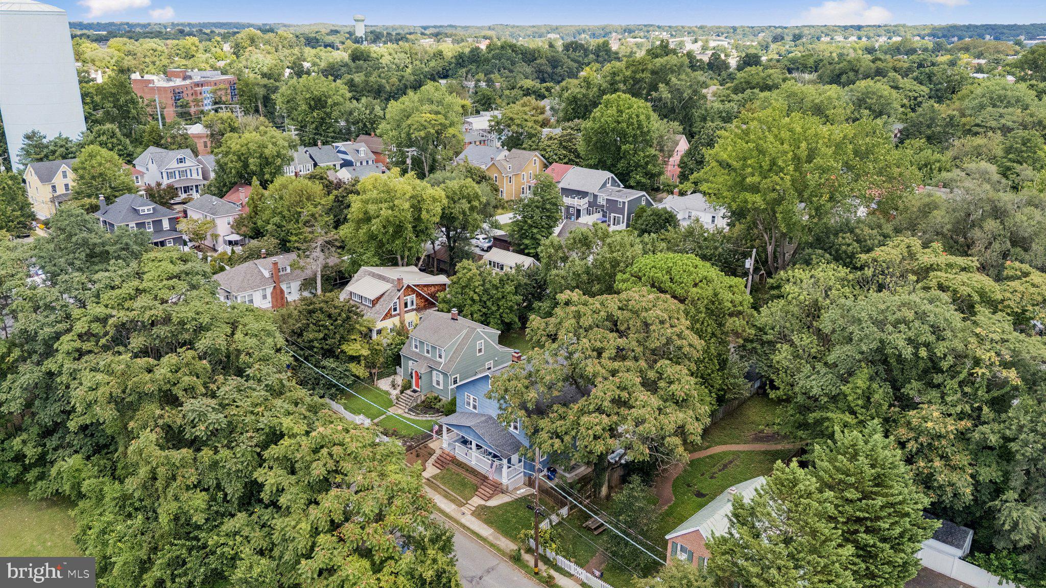 PRESIDENTS HILL - Residential