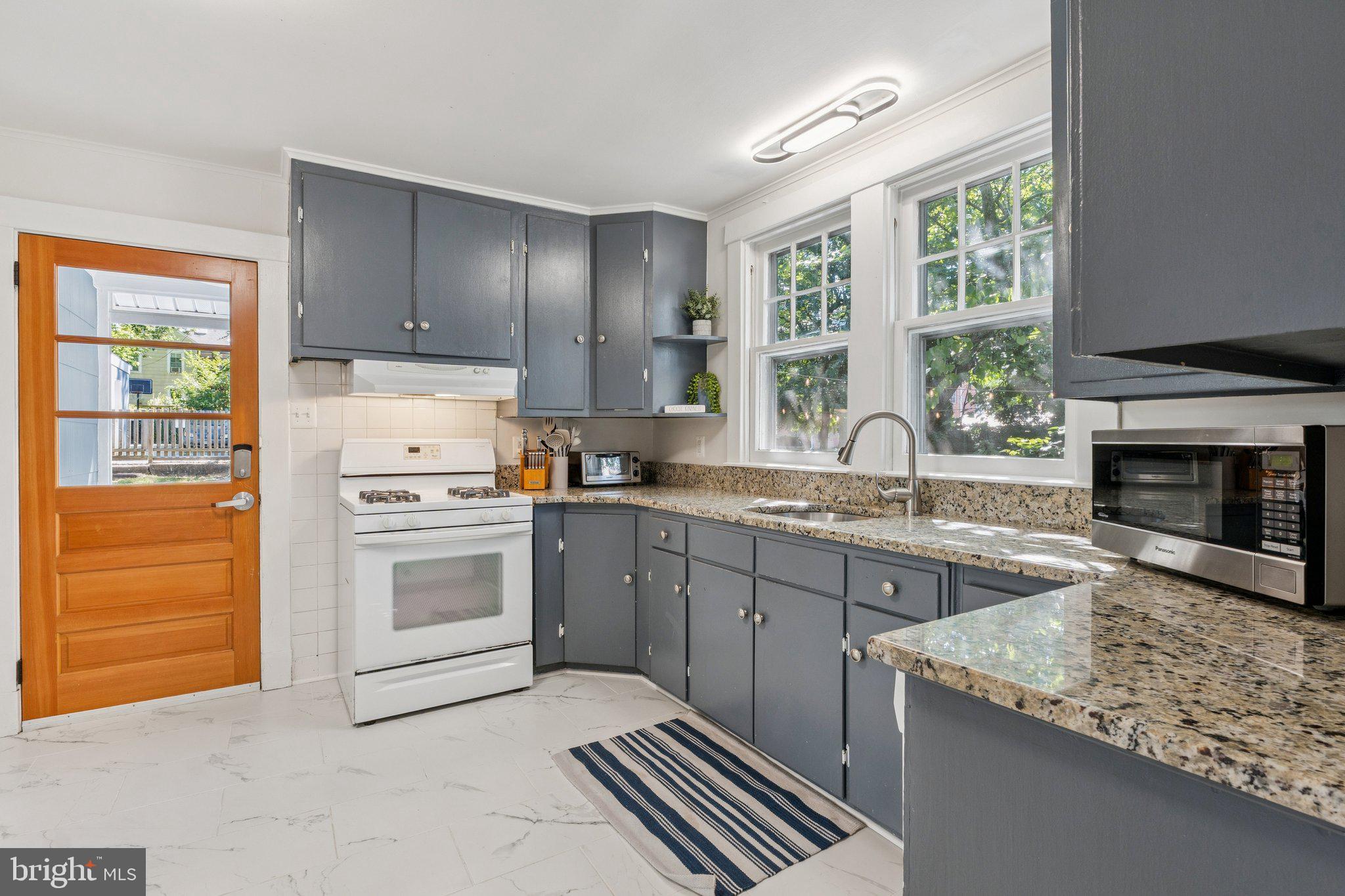 PRESIDENTS HILL - Residential