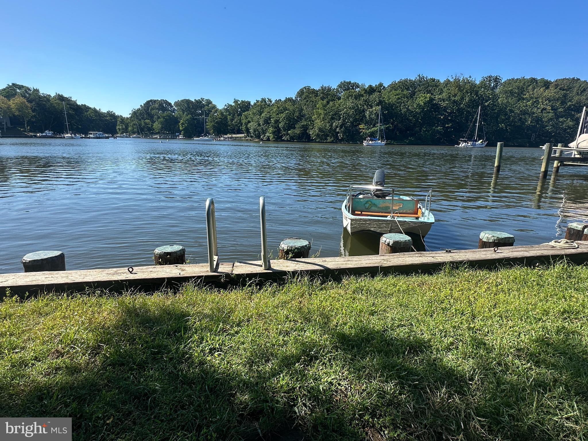 PRESIDENTS HILL - Residential